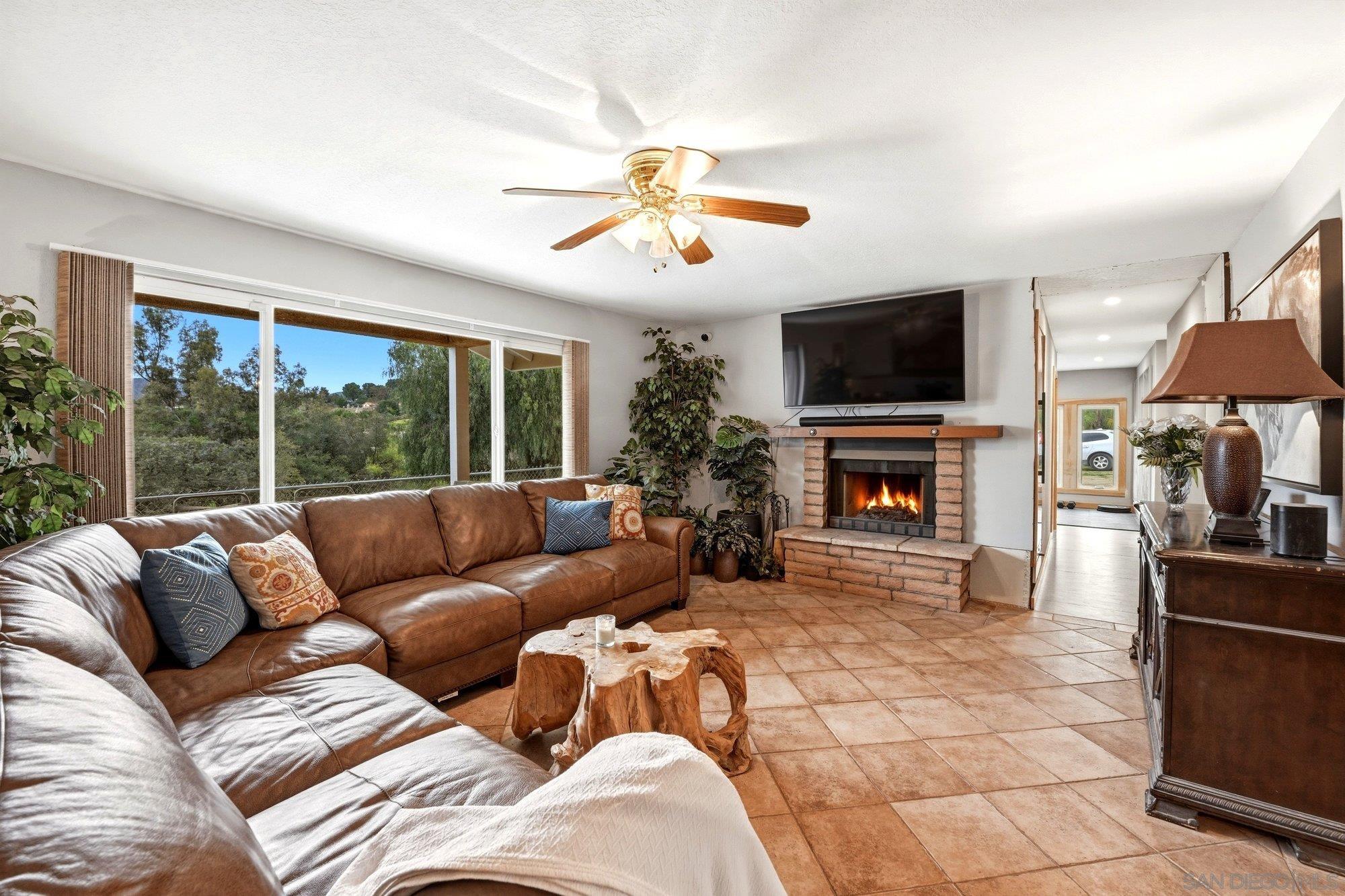 Detail Gallery Image 3 of 47 For 19170  Paradise Mountain Road, Valley Center,  CA 92082 - 4 Beds | 3/1 Baths