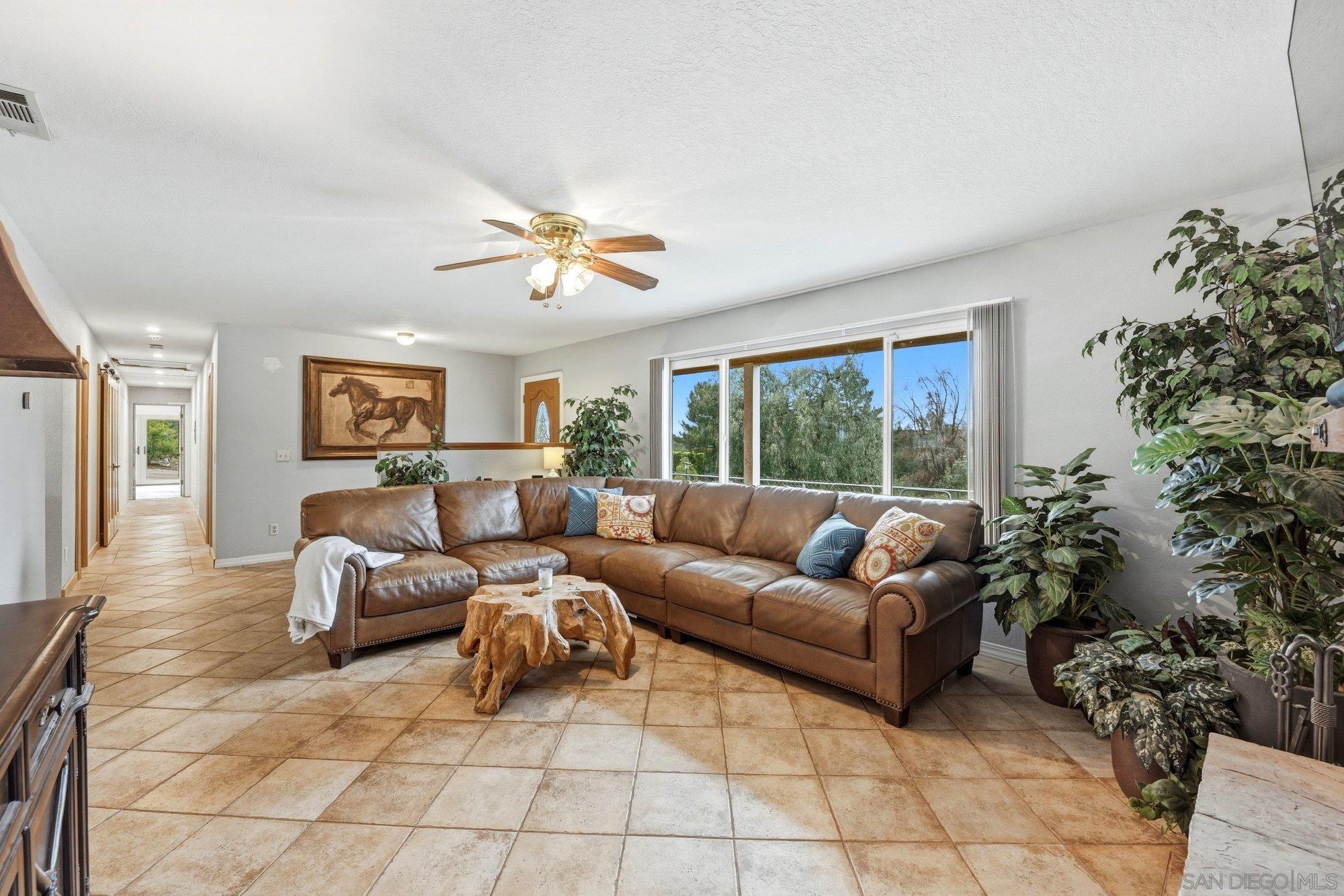 Detail Gallery Image 4 of 47 For 19170  Paradise Mountain Road, Valley Center,  CA 92082 - 4 Beds | 3/1 Baths