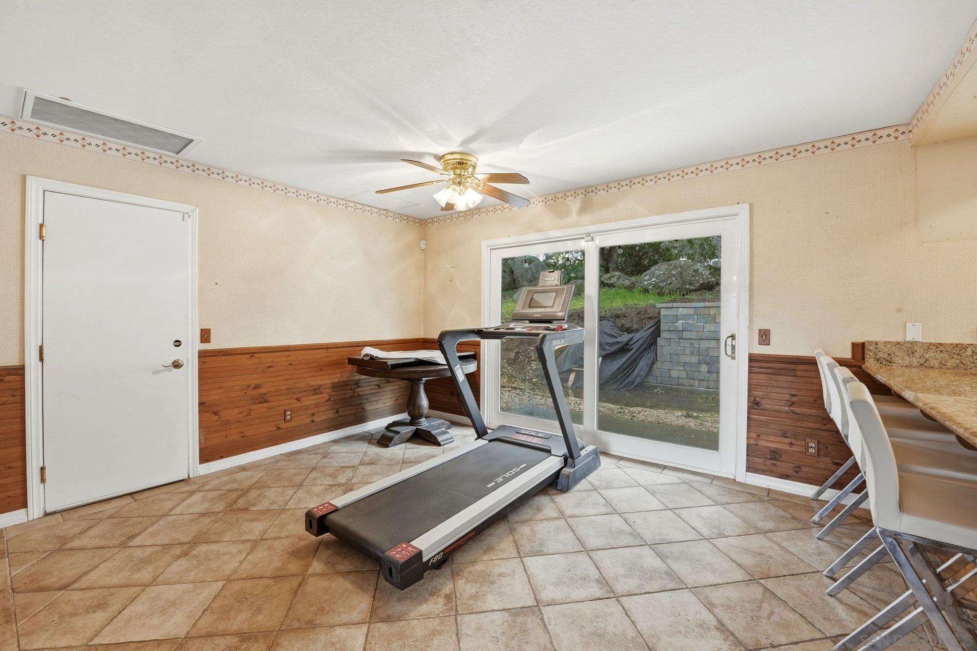 Detail Gallery Image 6 of 47 For 19170  Paradise Mountain Road, Valley Center,  CA 92082 - 4 Beds | 3/1 Baths