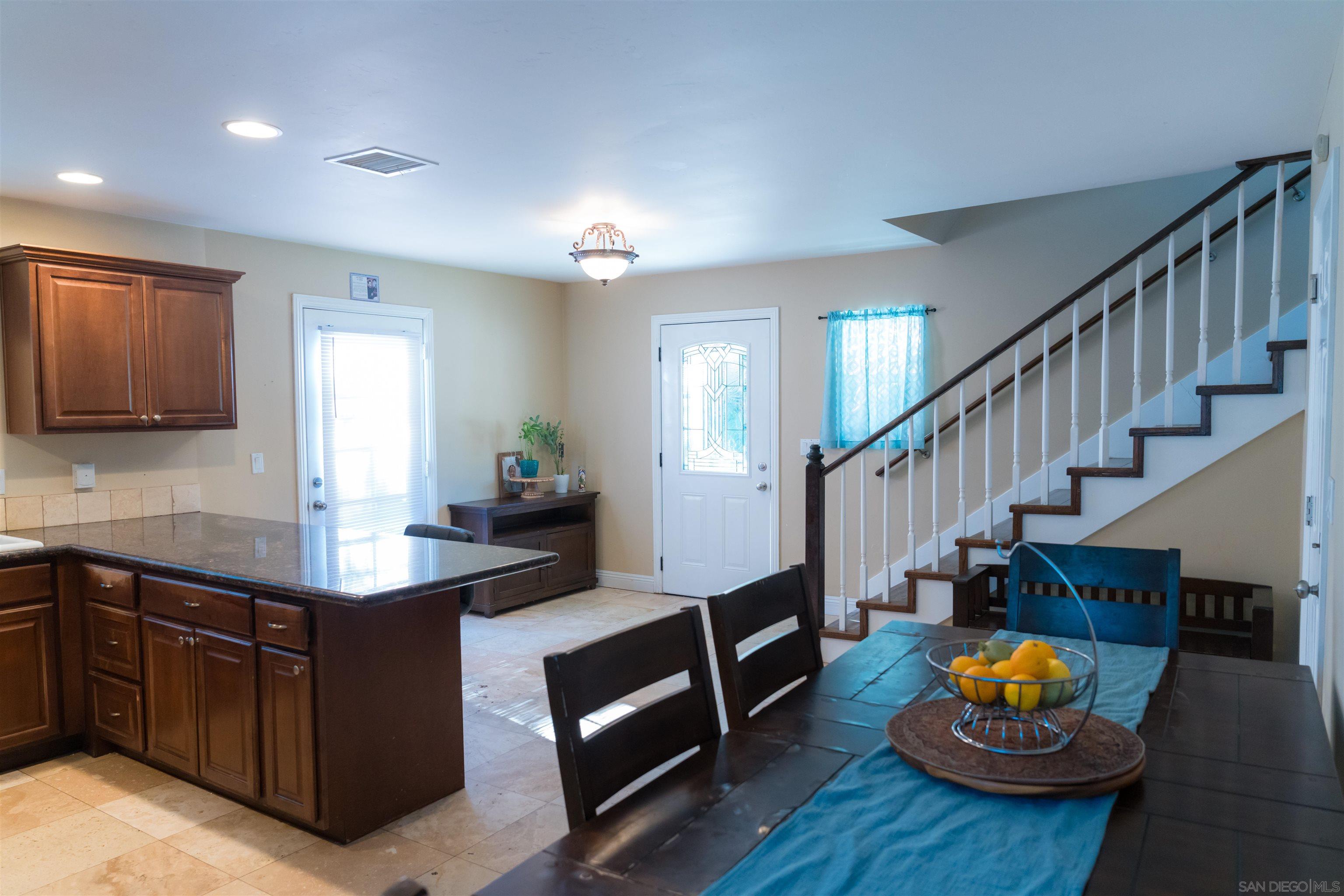 Detail Gallery Image 11 of 43 For 10179  Canyon Dr, Escondido,  CA 92026 - 3 Beds | 2 Baths