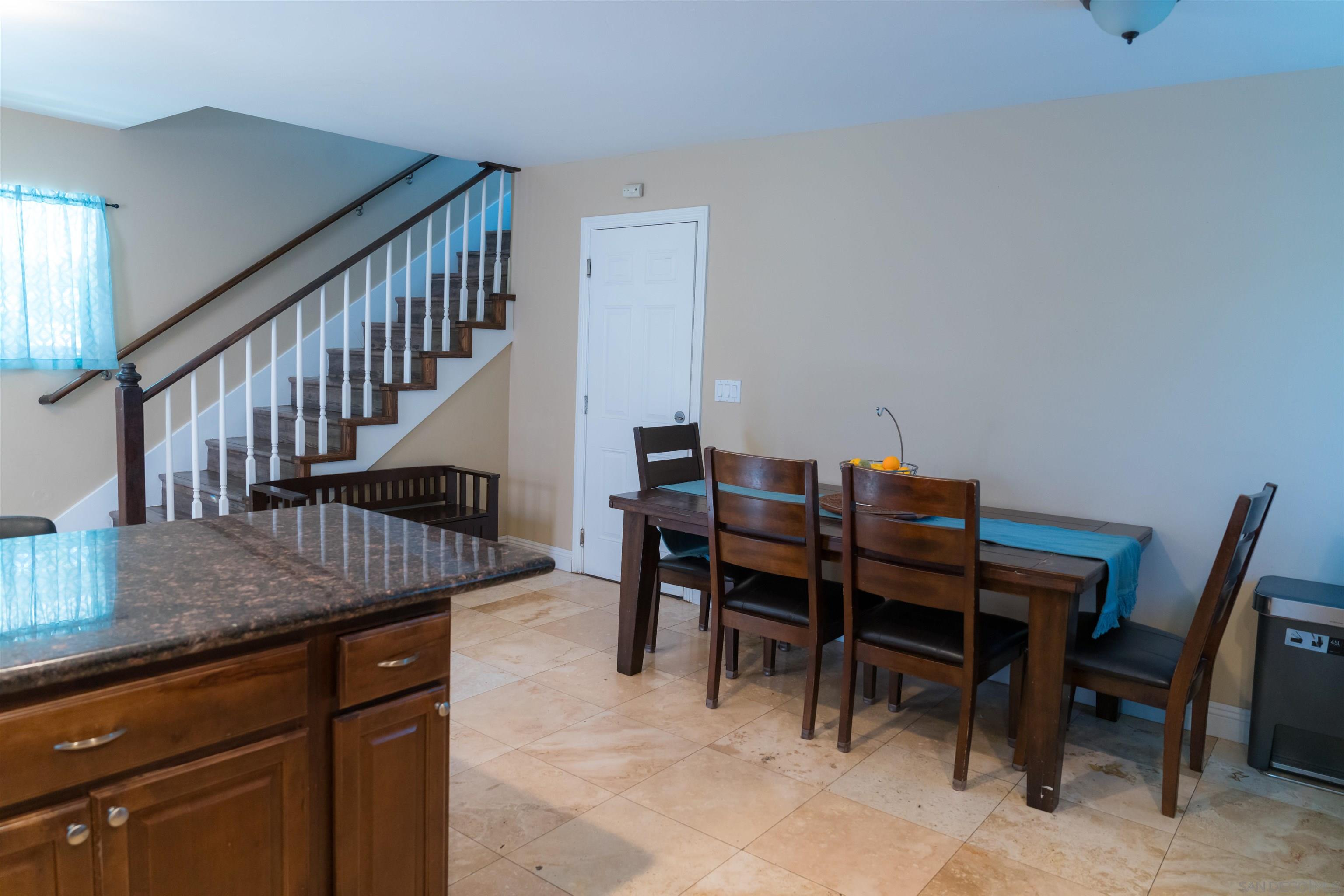 Detail Gallery Image 12 of 43 For 10179  Canyon Dr, Escondido,  CA 92026 - 3 Beds | 2 Baths