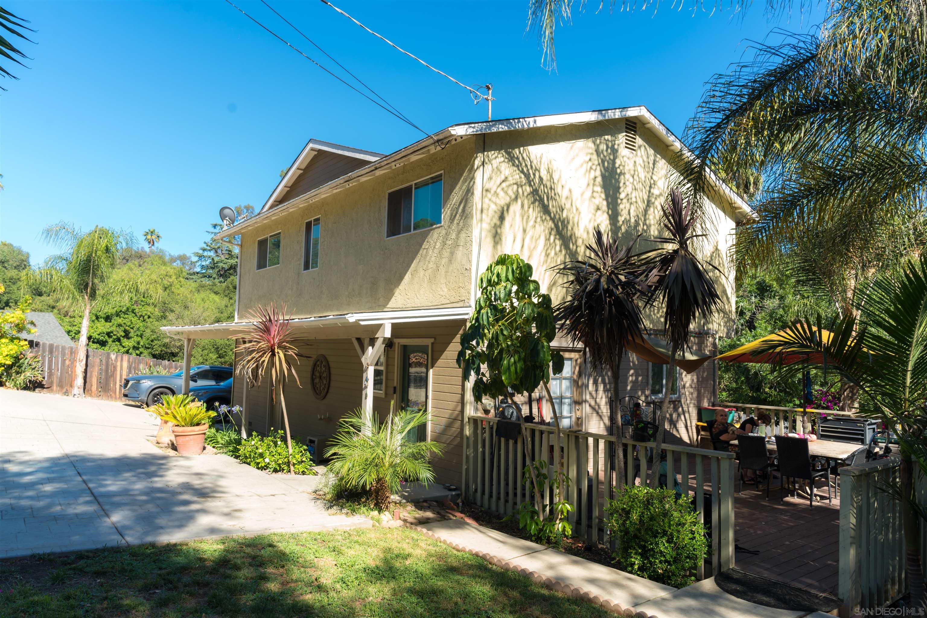 Detail Gallery Image 3 of 43 For 10179  Canyon Dr, Escondido,  CA 92026 - 3 Beds | 2 Baths