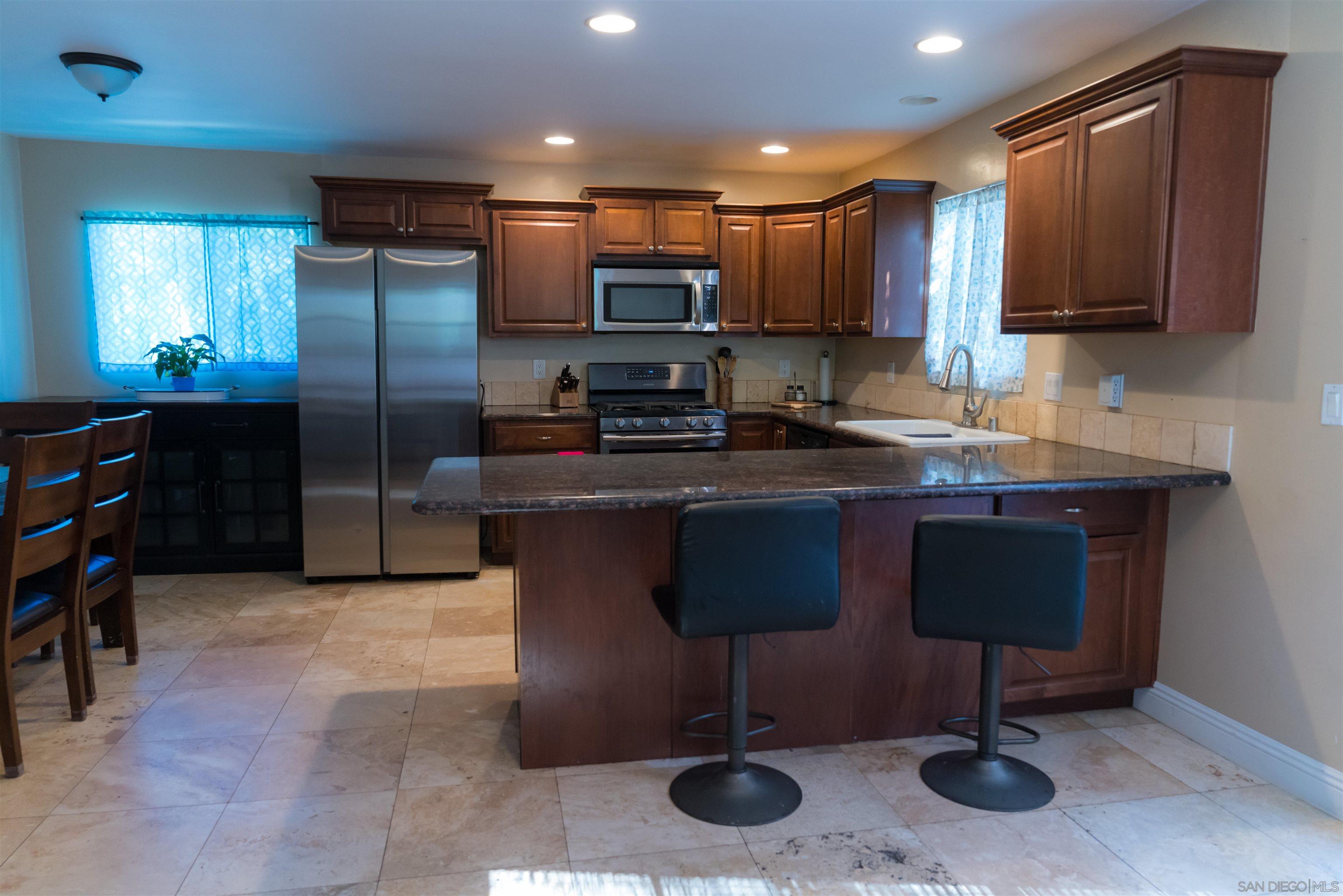 Detail Gallery Image 8 of 43 For 10179  Canyon Dr, Escondido,  CA 92026 - 3 Beds | 2 Baths