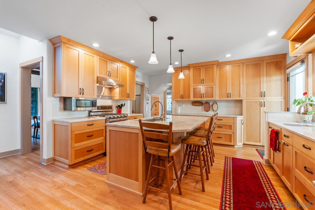 Detail Gallery Image 18 of 56 For 4321  Valle Vista, San Diego,  CA 92103 - 6 Beds | 4 Baths