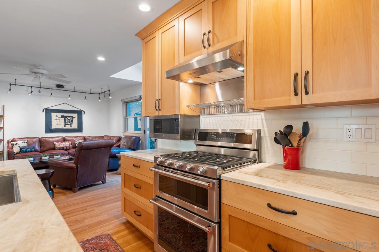 Detail Gallery Image 21 of 56 For 4321  Valle Vista, San Diego,  CA 92103 - 6 Beds | 4 Baths