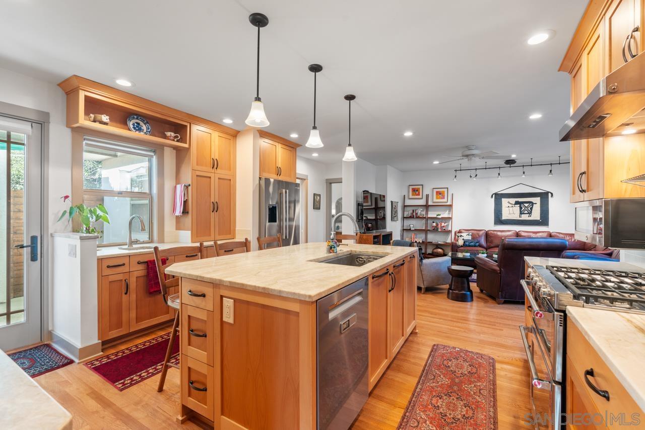 Detail Gallery Image 22 of 56 For 4321  Valle Vista, San Diego,  CA 92103 - 6 Beds | 4 Baths