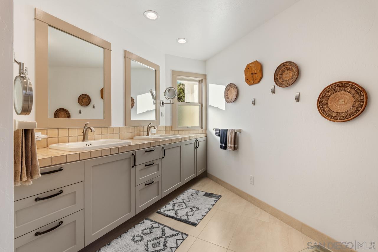 Detail Gallery Image 31 of 56 For 4321  Valle Vista, San Diego,  CA 92103 - 6 Beds | 4 Baths