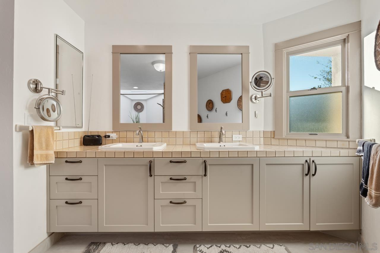 Detail Gallery Image 32 of 56 For 4321  Valle Vista, San Diego,  CA 92103 - 6 Beds | 4 Baths