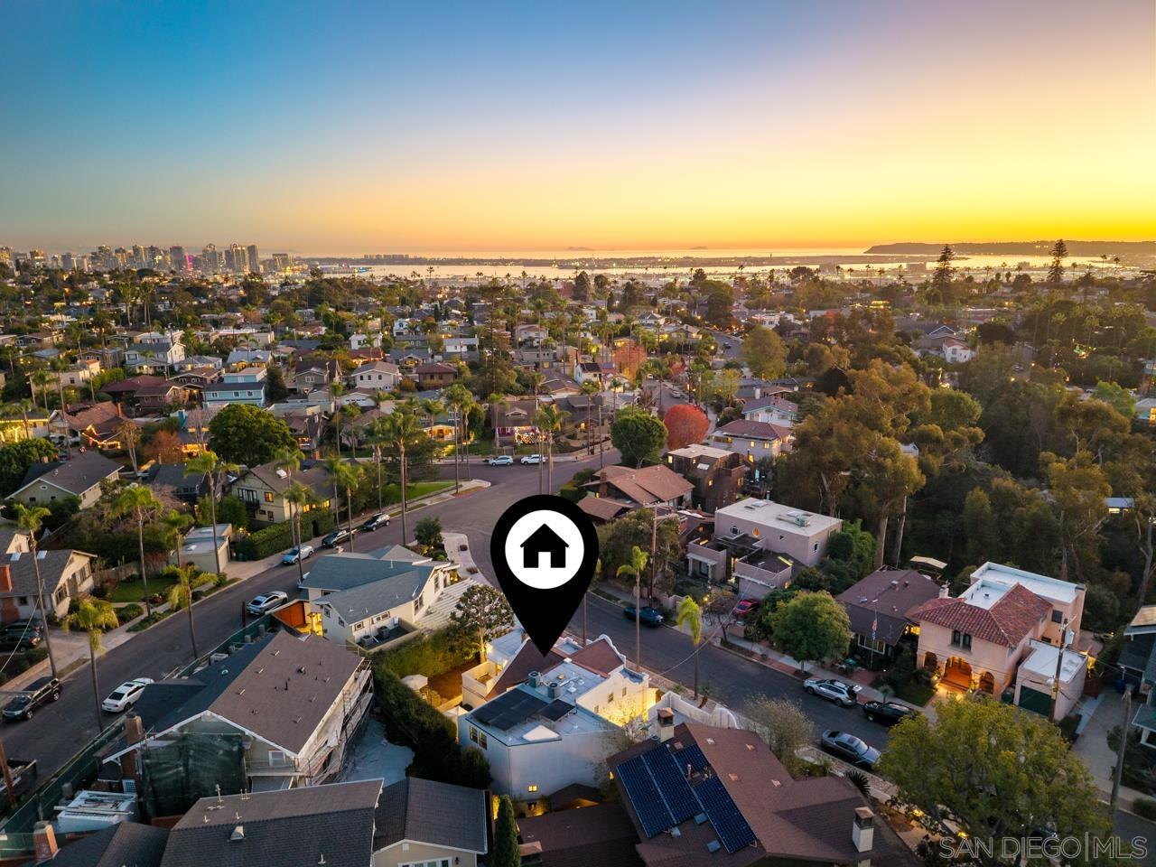 Detail Gallery Image 5 of 56 For 4321  Valle Vista, San Diego,  CA 92103 - 6 Beds | 4 Baths