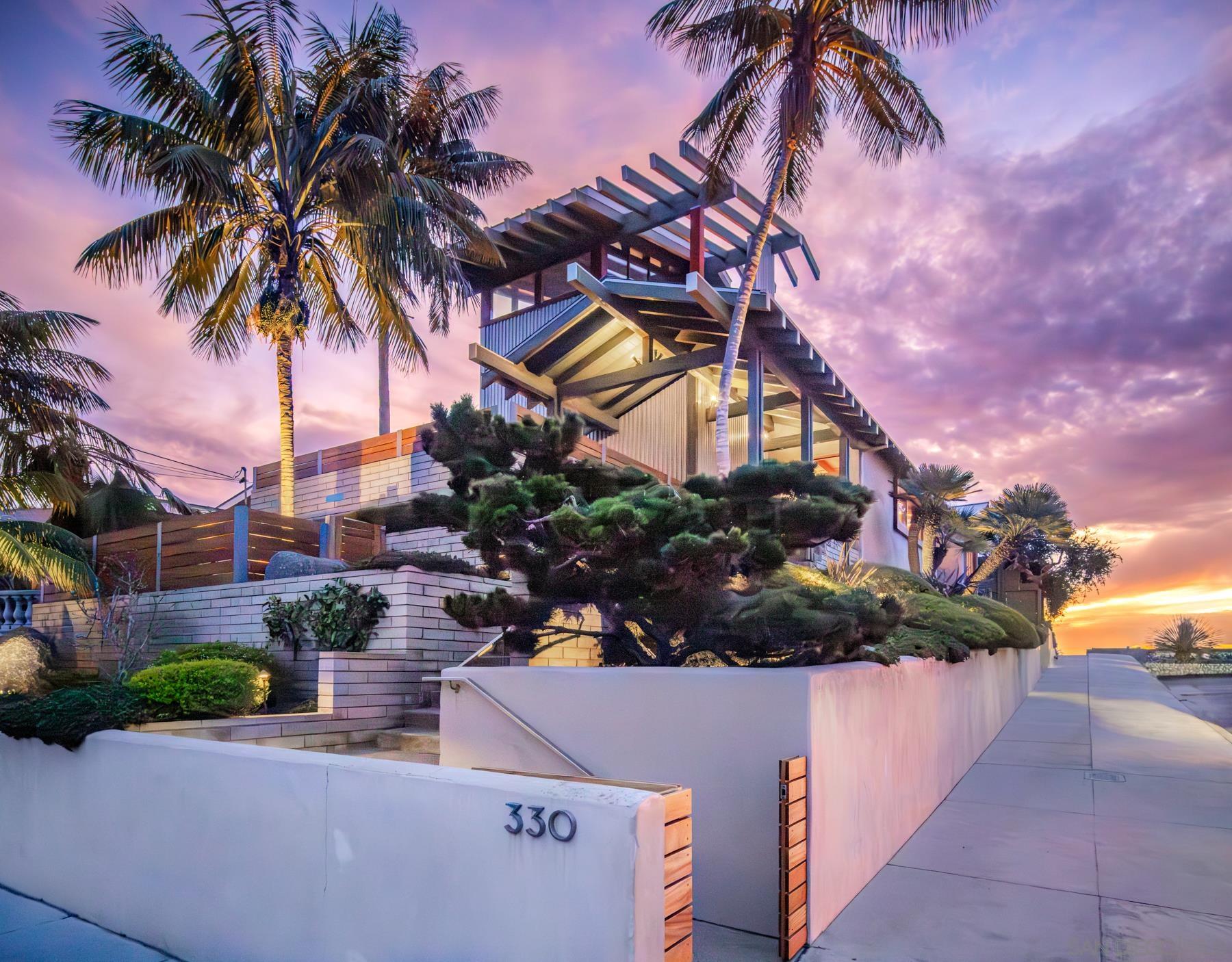 Detail Gallery Image 2 of 34 For 330  Neptune Ave, Encinitas,  CA 92024 - 3 Beds | 3 Baths