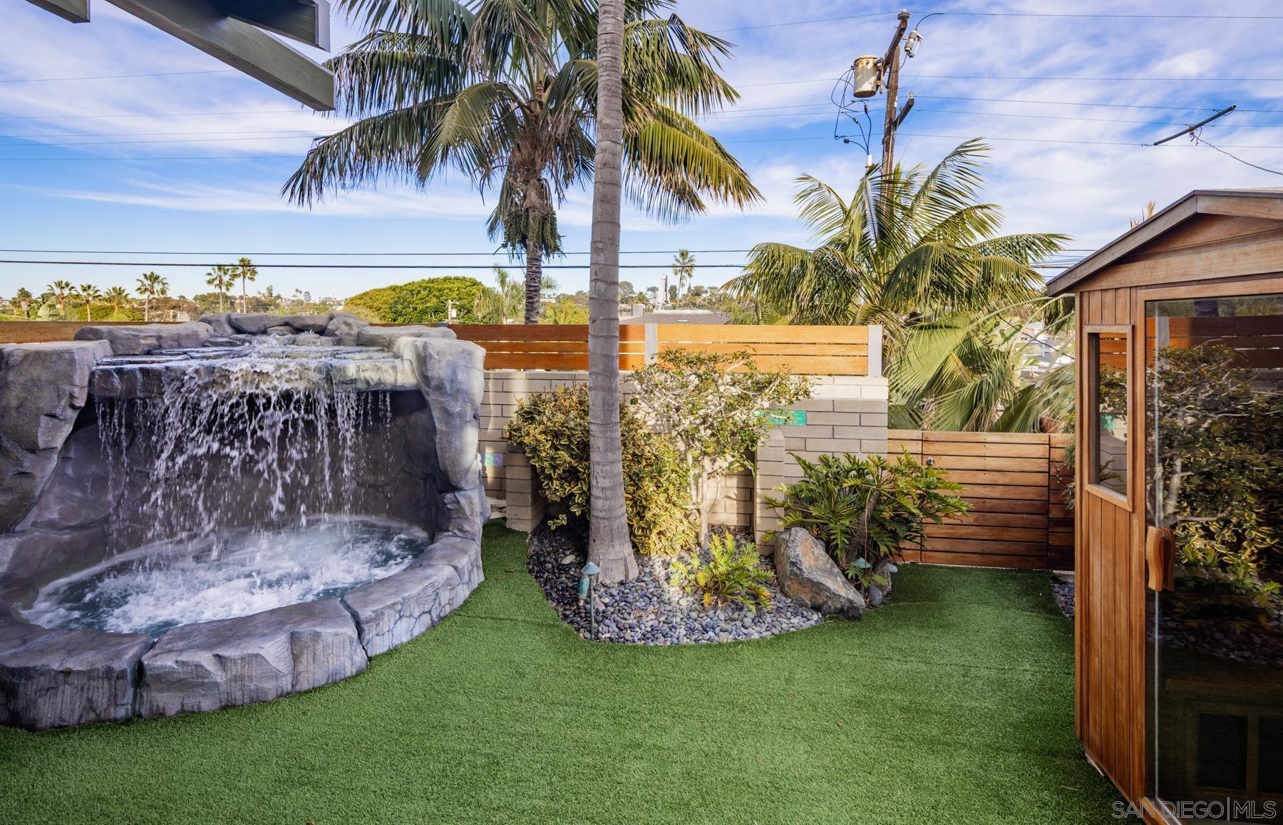 Detail Gallery Image 16 of 34 For 330  Neptune Ave, Encinitas,  CA 92024 - 3 Beds | 3 Baths