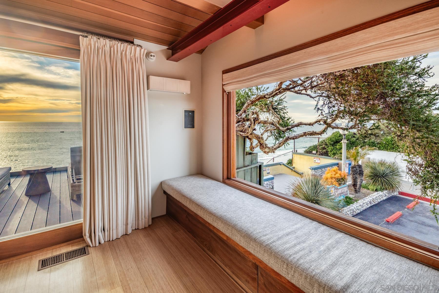 Detail Gallery Image 6 of 34 For 330  Neptune Ave, Encinitas,  CA 92024 - 3 Beds | 3 Baths