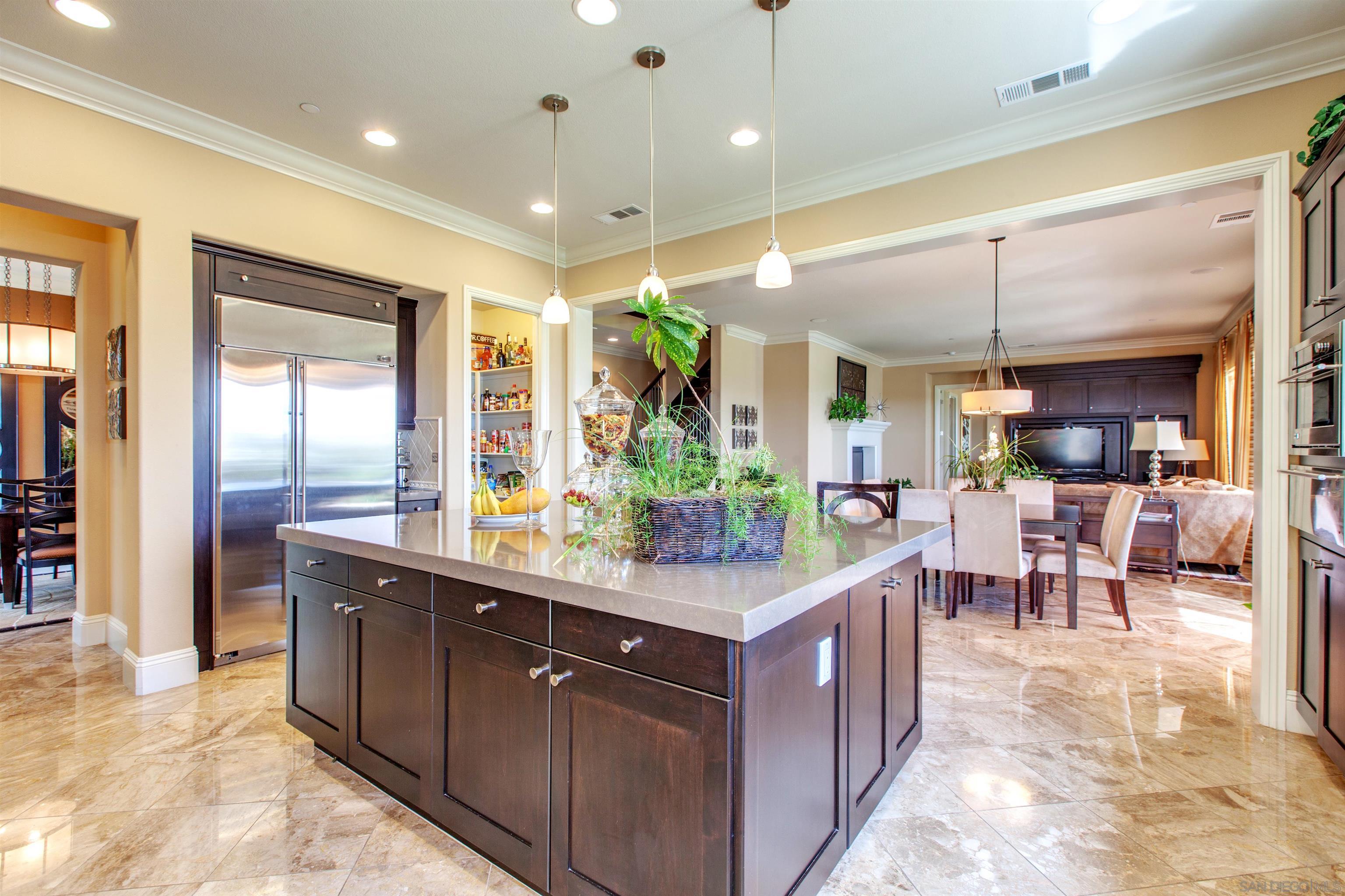 Detail Gallery Image 16 of 43 For 671  via Maggiore, Chula Vista,  CA 91914 - 6 Beds | 4/1 Baths