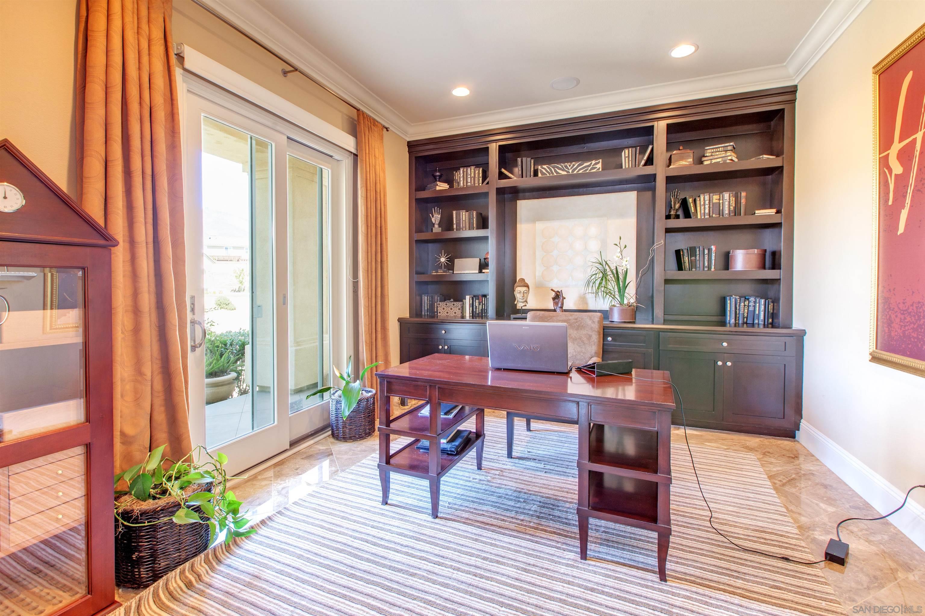 Detail Gallery Image 8 of 43 For 671  via Maggiore, Chula Vista,  CA 91914 - 6 Beds | 4/1 Baths