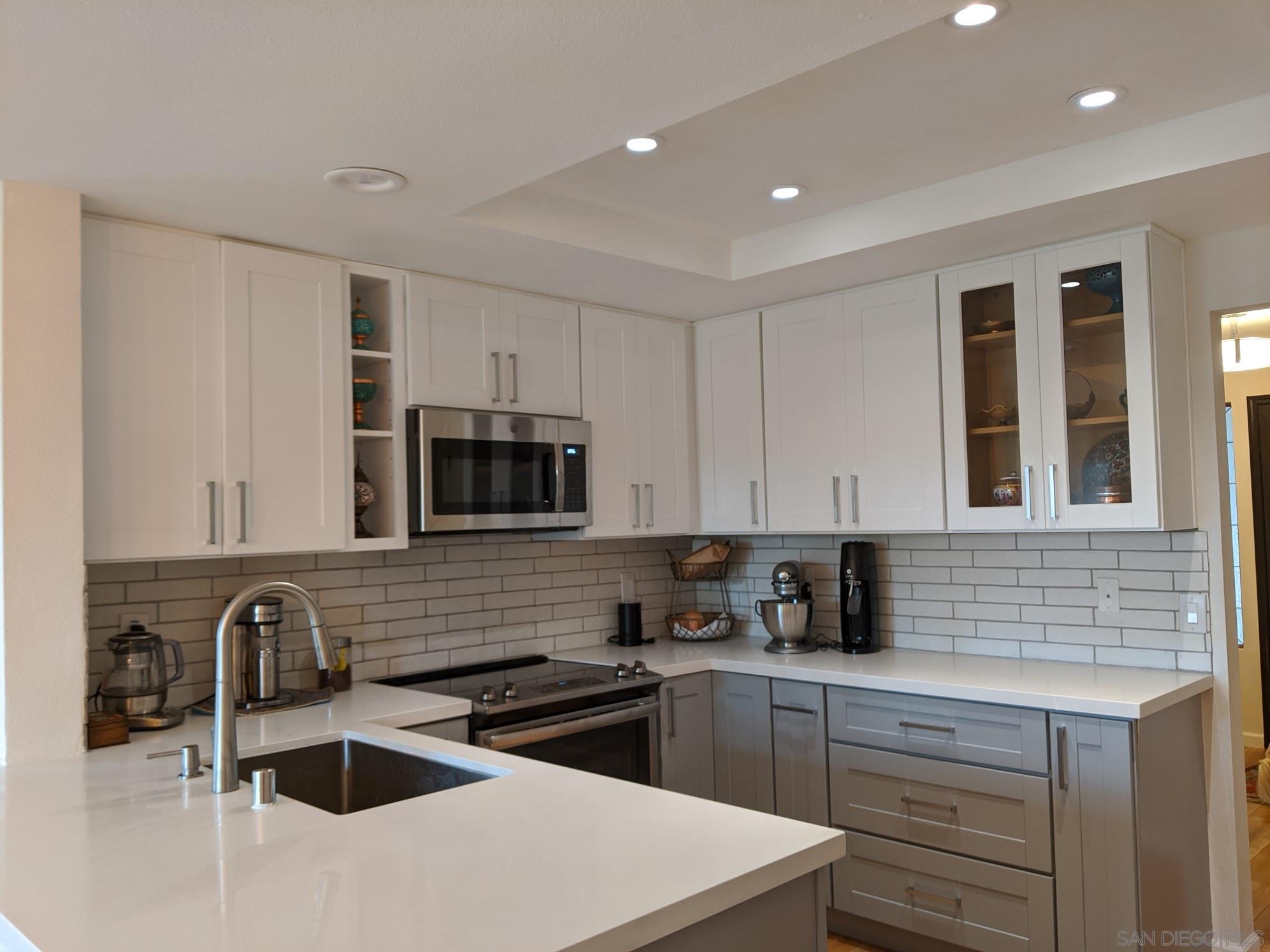 Front Image Thumbnail for SD260003679