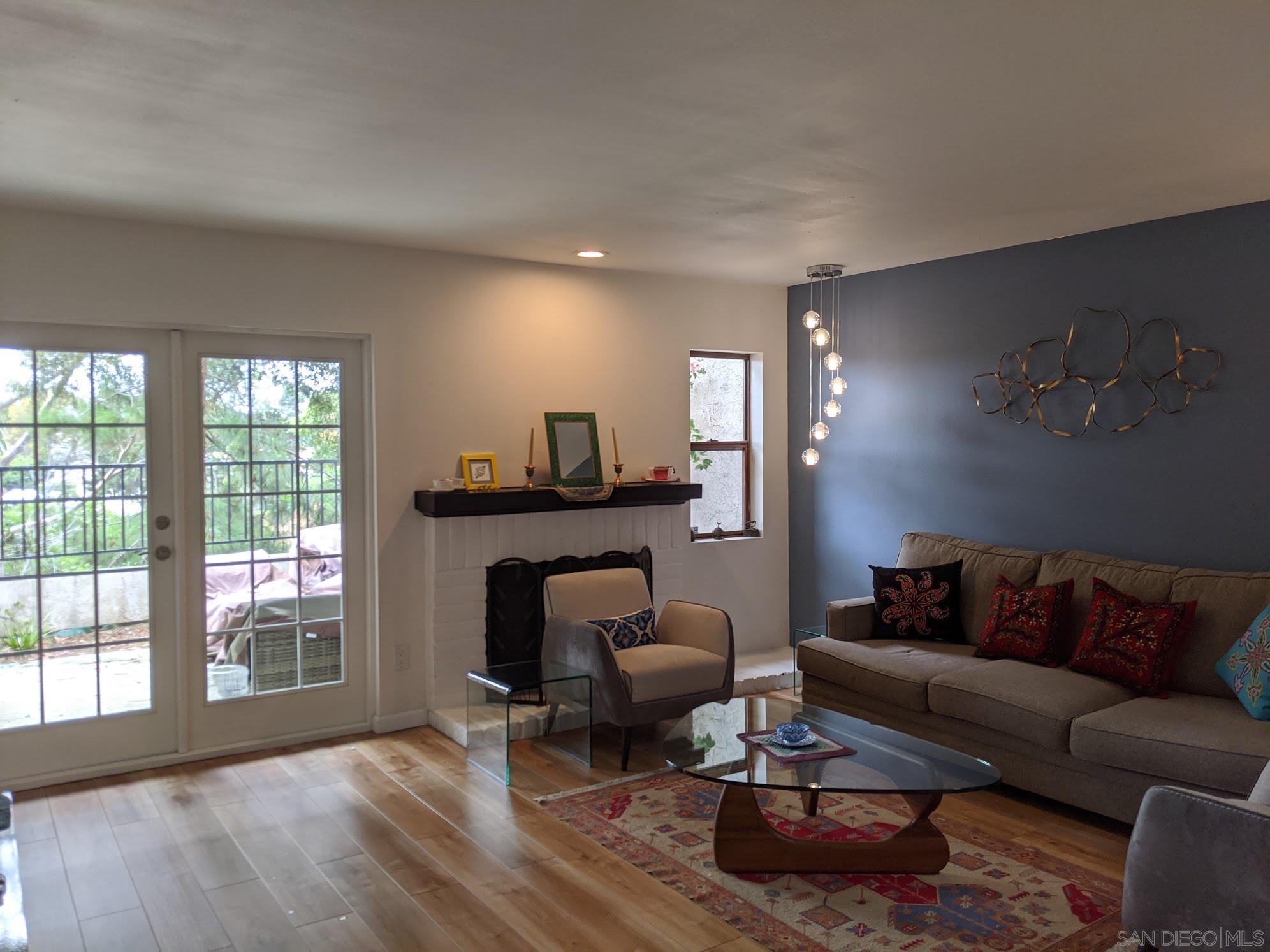 Detail Gallery Image 12 of 15 For 8030  via San Saba, San Diego,  CA 92122 - 2 Beds | 2/1 Baths