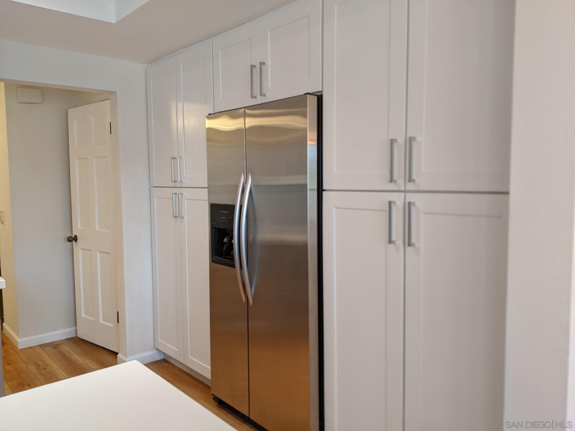 Detail Gallery Image 5 of 15 For 8030  via San Saba, San Diego,  CA 92122 - 2 Beds | 2/1 Baths