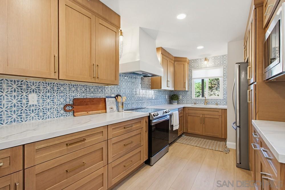 Front Image Thumbnail for SD260003684