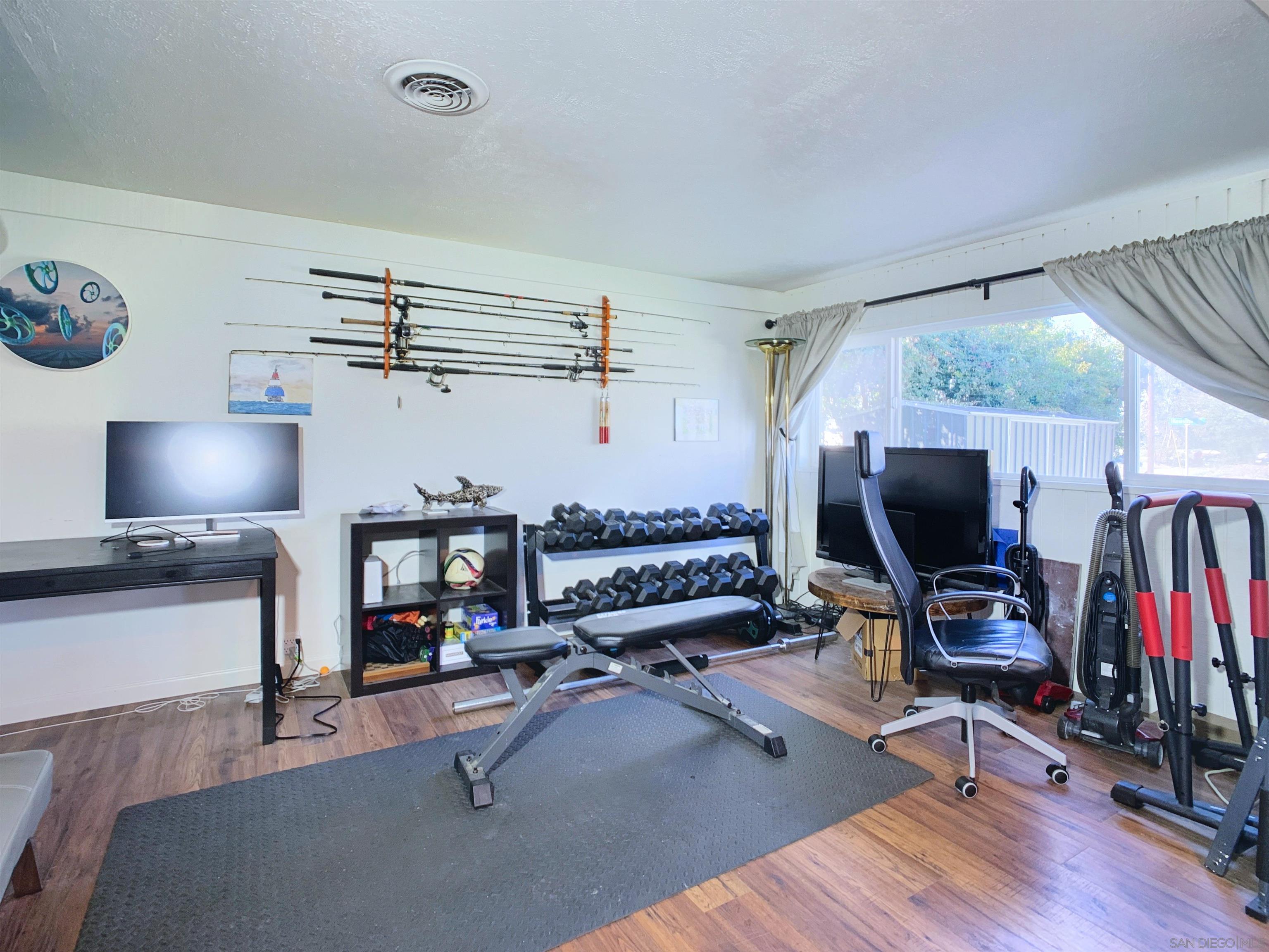 Detail Gallery Image 12 of 33 For 3861  Hiawatha Way, San Diego,  CA 92117 - 4 Beds | 1 Baths