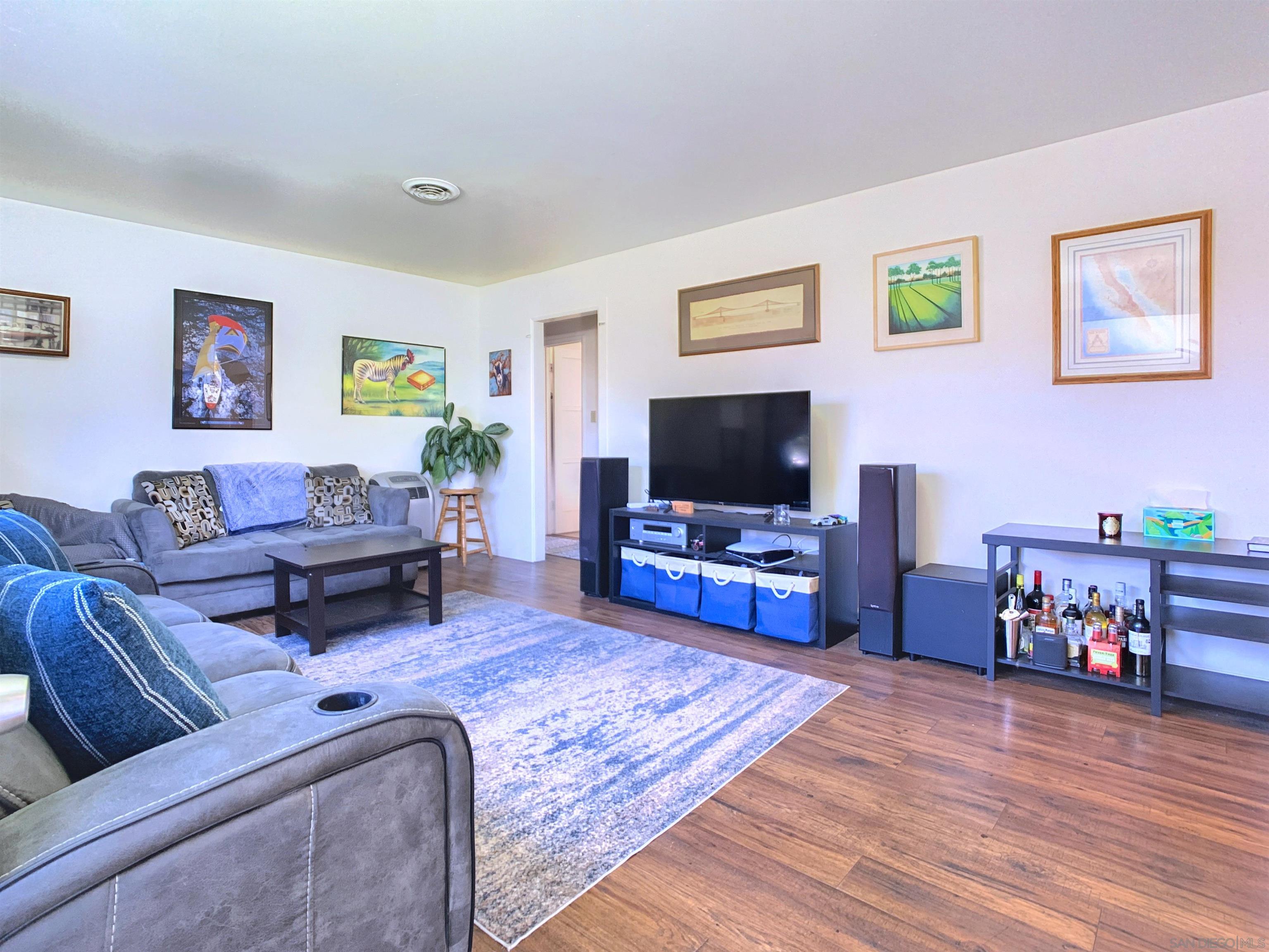 Detail Gallery Image 9 of 33 For 3861  Hiawatha Way, San Diego,  CA 92117 - 4 Beds | 1 Baths