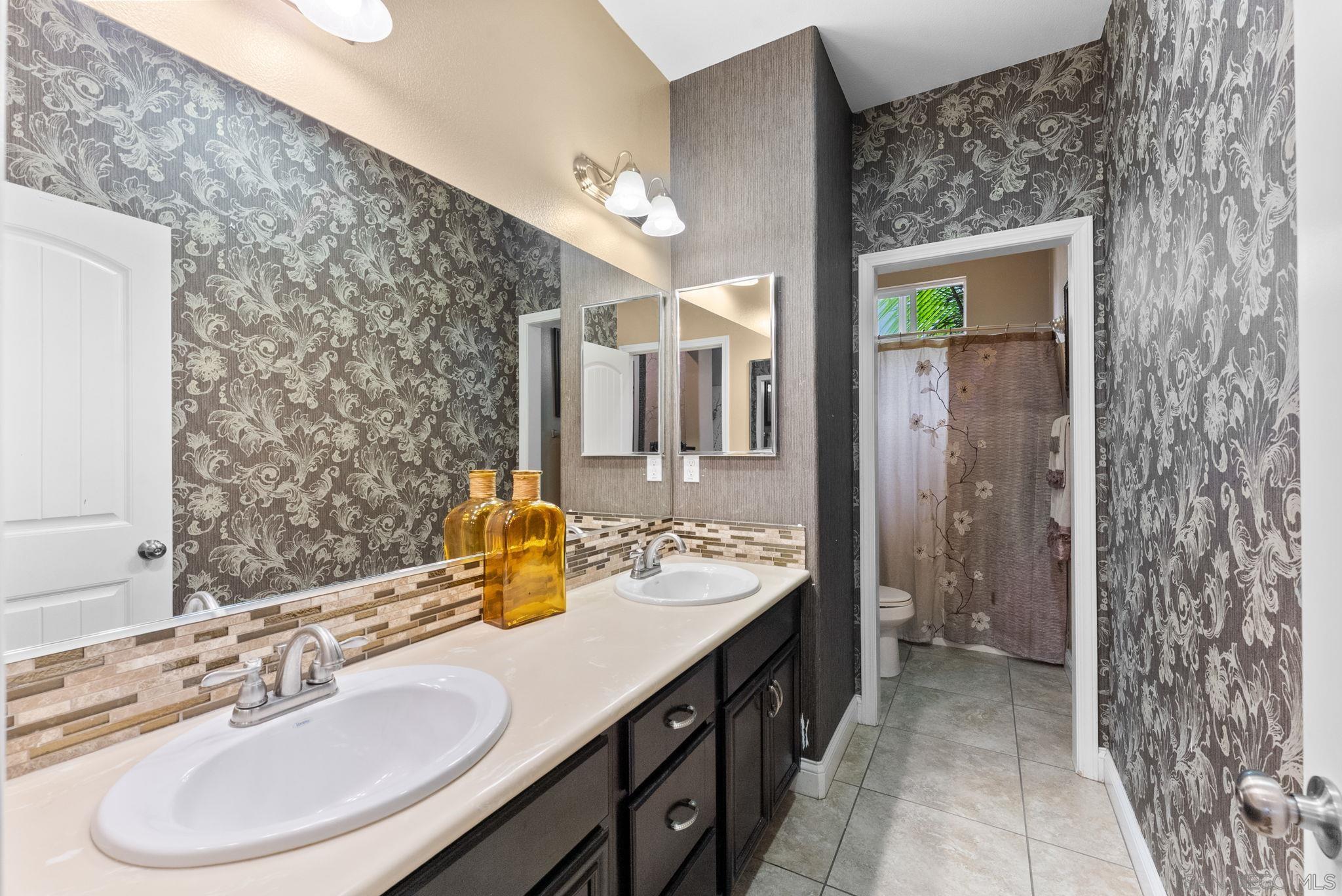 Detail Gallery Image 11 of 62 For 1658  Kincaid Ave, Chula Vista,  CA 91913 - 5 Beds | 2/1 Baths