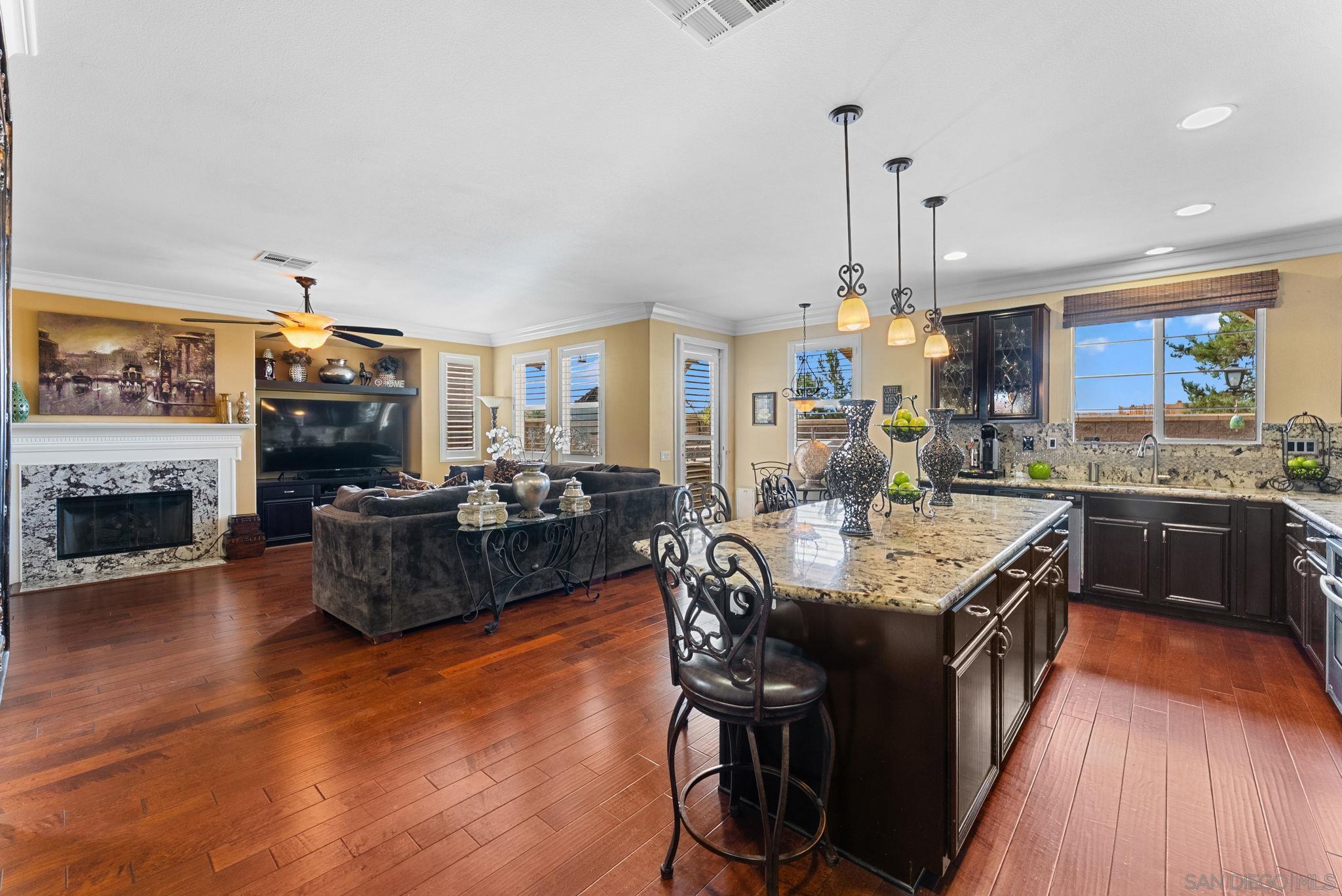 Detail Gallery Image 5 of 62 For 1658  Kincaid Ave, Chula Vista,  CA 91913 - 5 Beds | 2/1 Baths