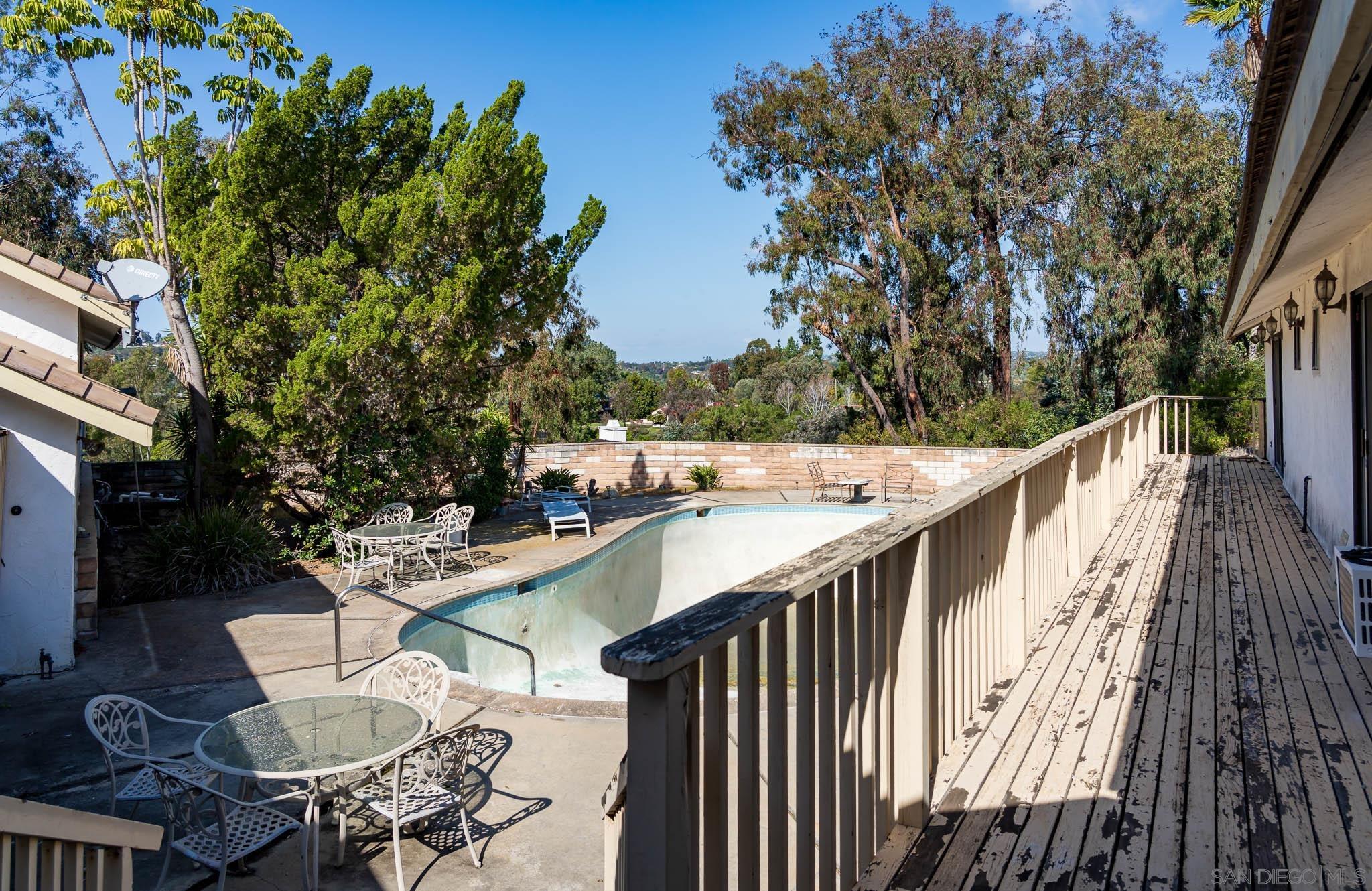 Detail Gallery Image 17 of 25 For 18024  Avenida Alondra, Rancho Santa Fe,  CA 92067 - 4 Beds | 7/1 Baths