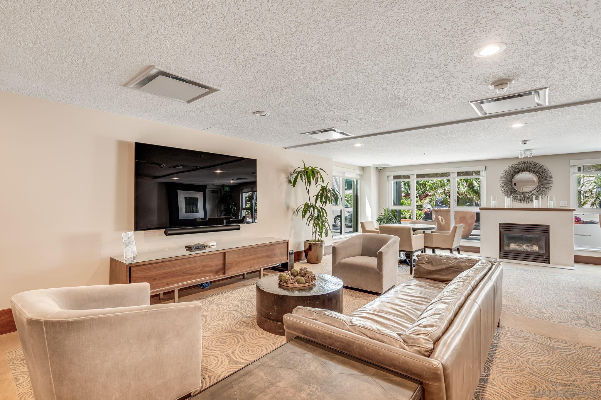 Detail Gallery Image 9 of 17 For 1199  Pacific Hwy  2301, San Diego,  CA 92101 - 2 Beds | 2 Baths