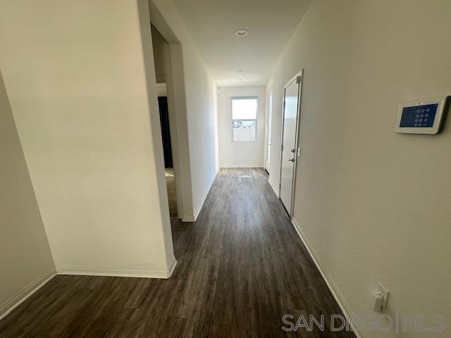 Detail Gallery Image 2 of 49 For 2036  Mayon Rd, Chula Vista,  CA 91915 - 4 Beds | 3/1 Baths