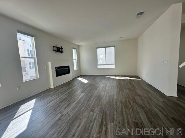 Detail Gallery Image 11 of 49 For 2036  Mayon Rd, Chula Vista,  CA 91915 - 4 Beds | 3/1 Baths