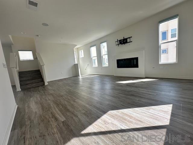 Detail Gallery Image 12 of 49 For 2036  Mayon Rd, Chula Vista,  CA 91915 - 4 Beds | 3/1 Baths