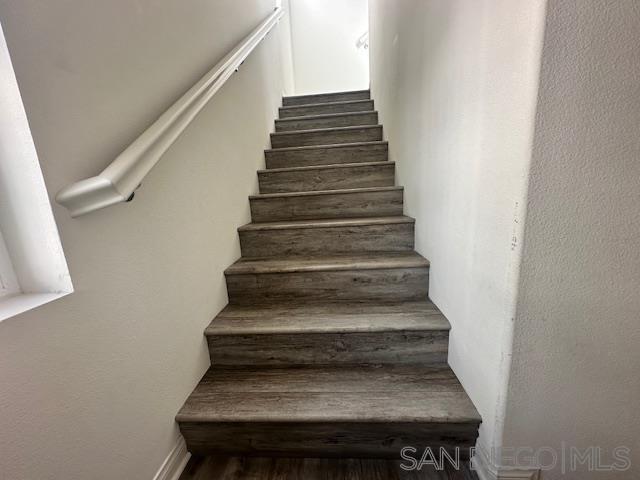 Detail Gallery Image 8 of 49 For 2036  Mayon Rd, Chula Vista,  CA 91915 - 4 Beds | 3/1 Baths