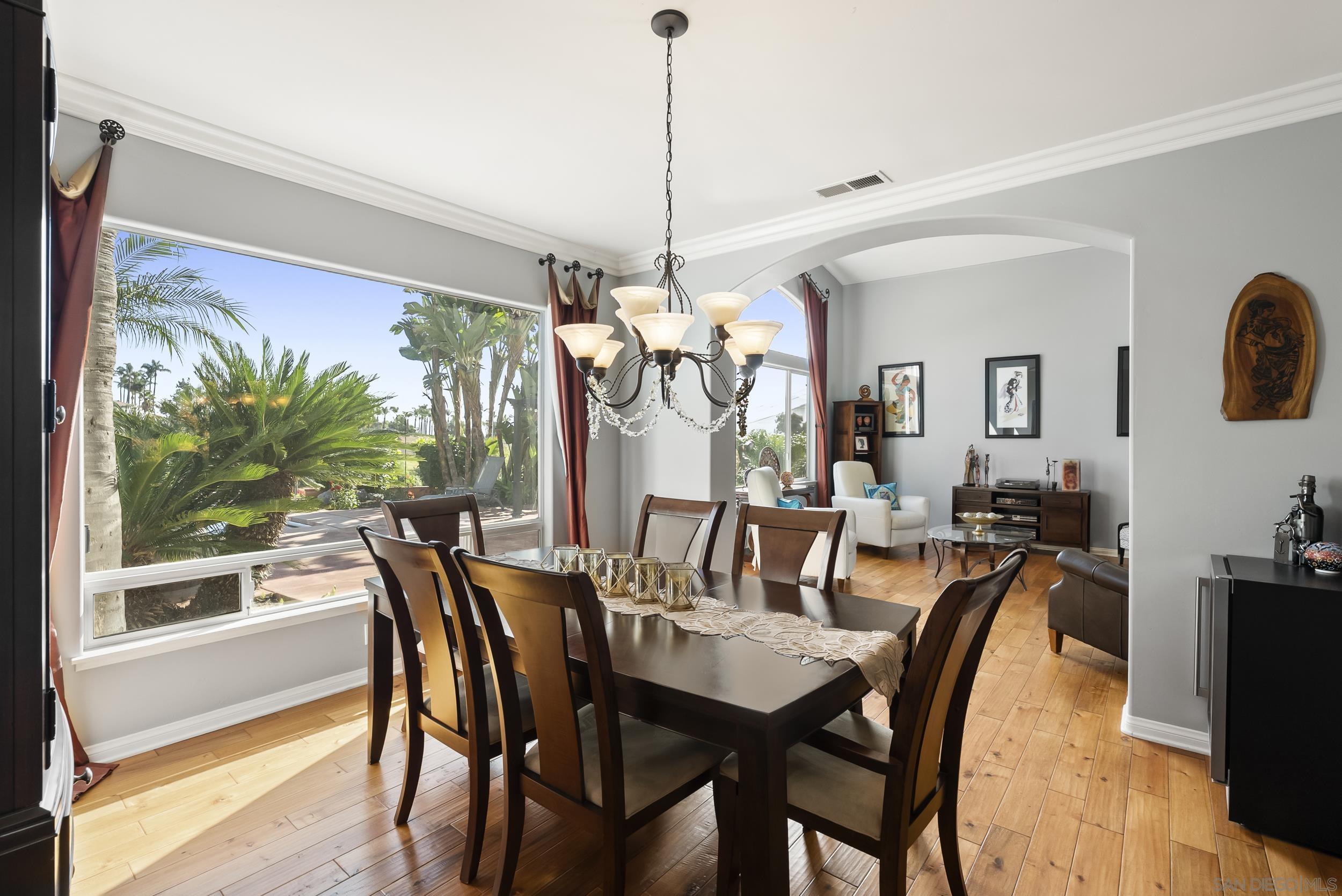 Detail Gallery Image 12 of 56 For 2821  Summit Drive, Escondido,  CA 92025 - 4 Beds | 4/1 Baths