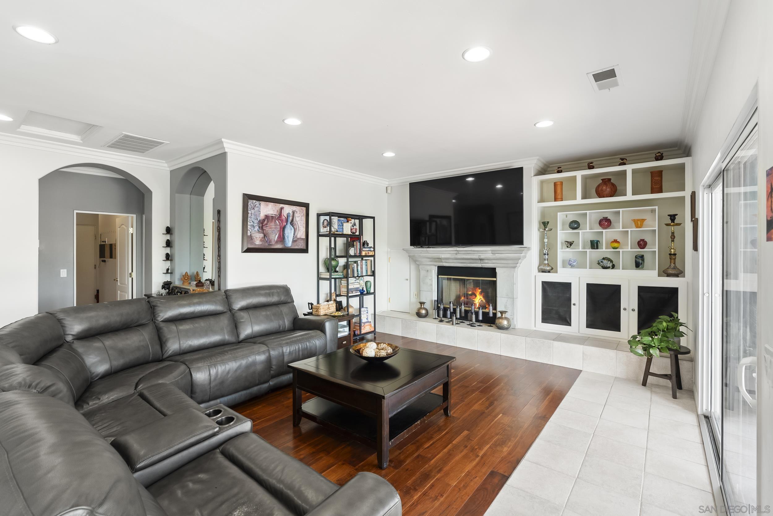 Detail Gallery Image 19 of 56 For 2821  Summit Drive, Escondido,  CA 92025 - 4 Beds | 4/1 Baths