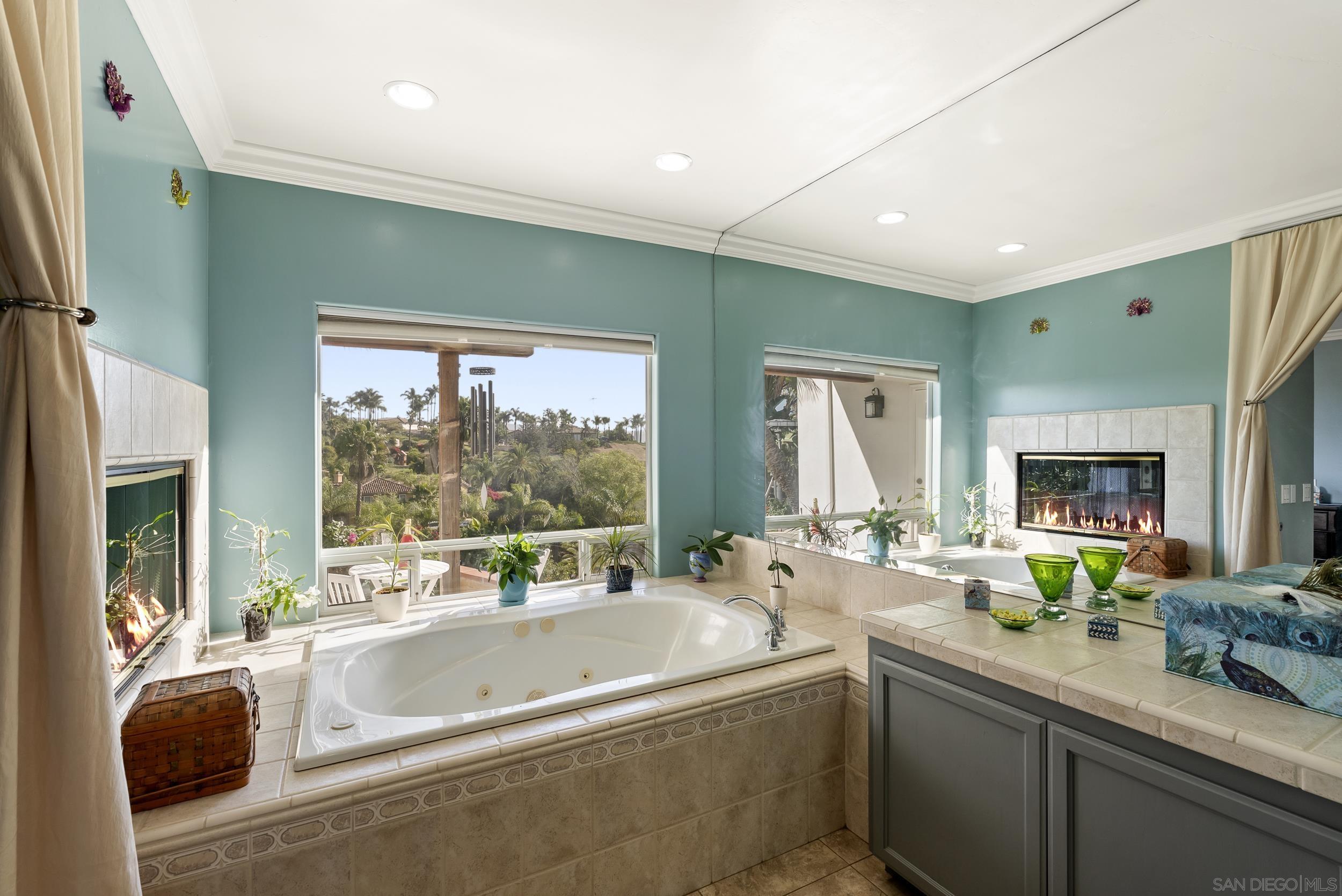 Detail Gallery Image 25 of 56 For 2821  Summit Drive, Escondido,  CA 92025 - 4 Beds | 4/1 Baths