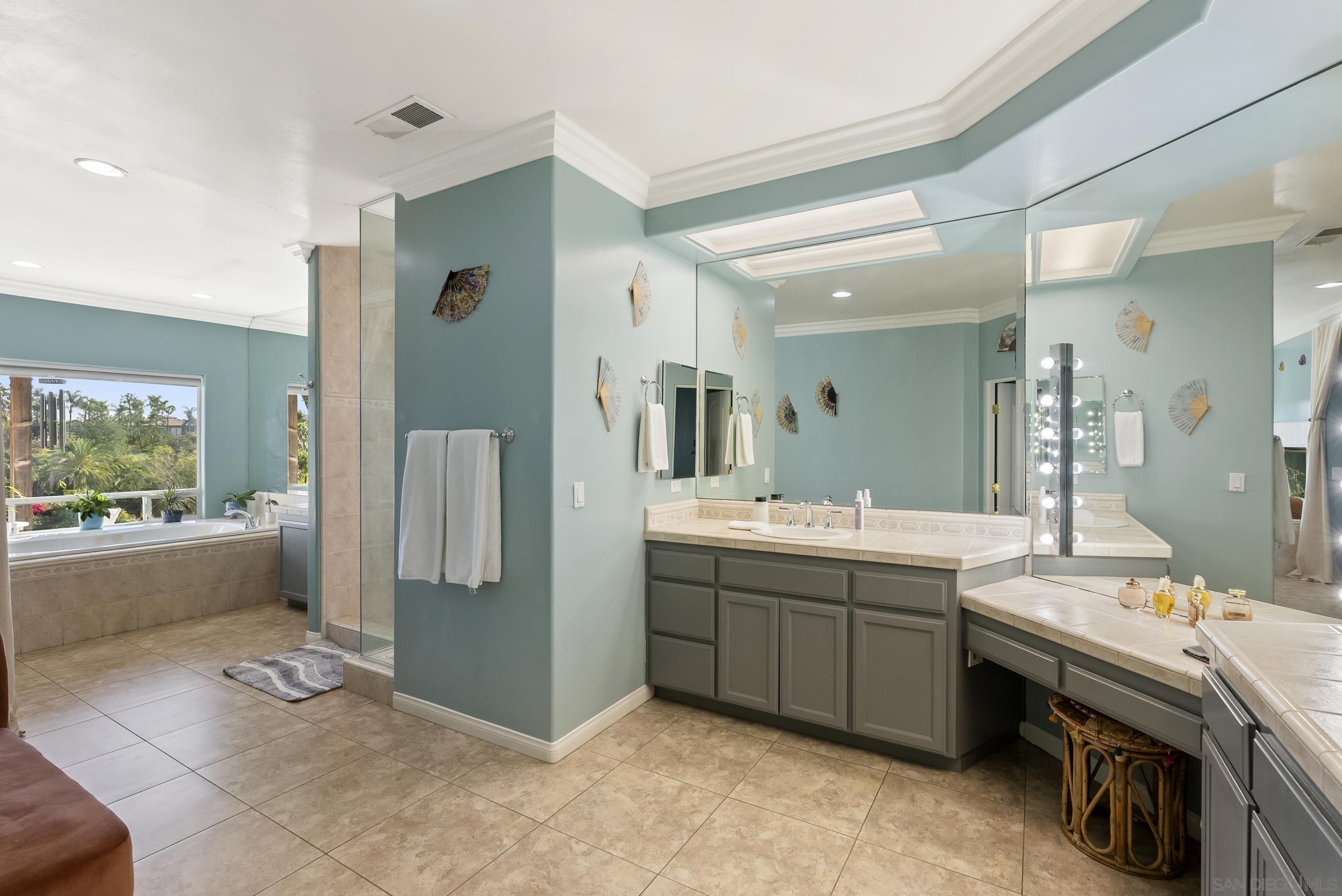 Detail Gallery Image 26 of 56 For 2821  Summit Drive, Escondido,  CA 92025 - 4 Beds | 4/1 Baths