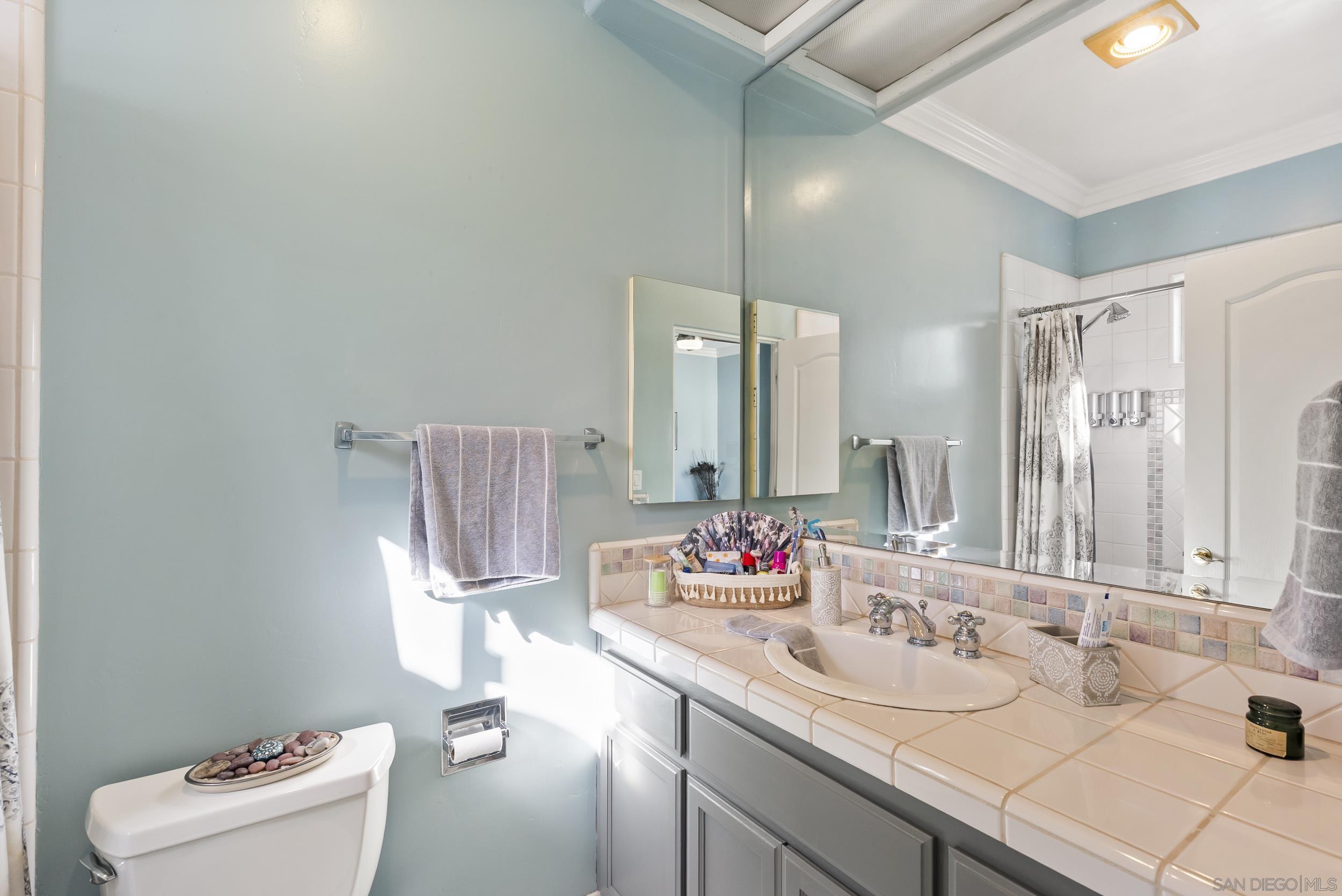 Detail Gallery Image 32 of 56 For 2821  Summit Drive, Escondido,  CA 92025 - 4 Beds | 4/1 Baths