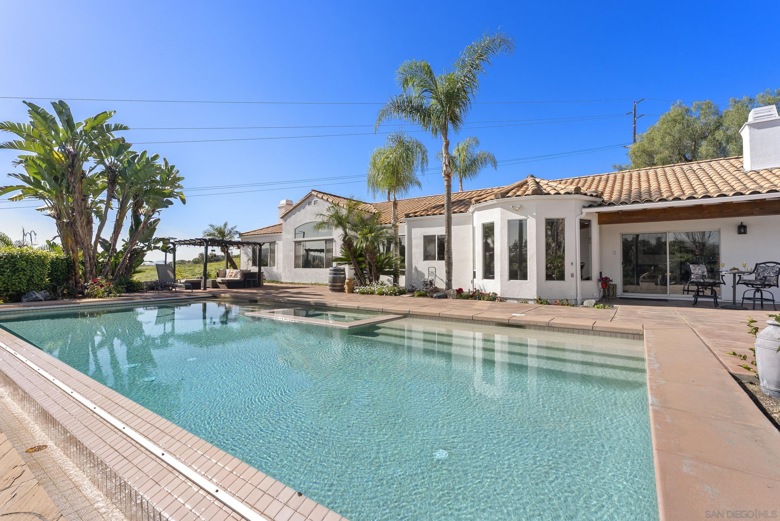 Detail Gallery Image 47 of 56 For 2821  Summit Drive, Escondido,  CA 92025 - 4 Beds | 4/1 Baths