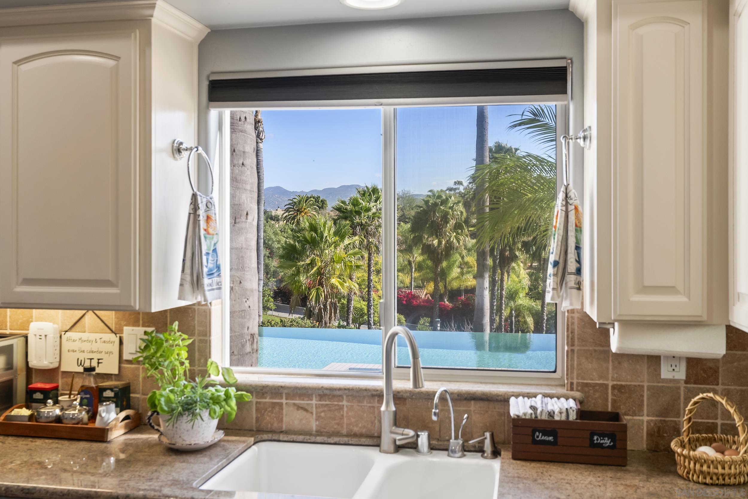 Detail Gallery Image 51 of 56 For 2821  Summit Drive, Escondido,  CA 92025 - 4 Beds | 4/1 Baths