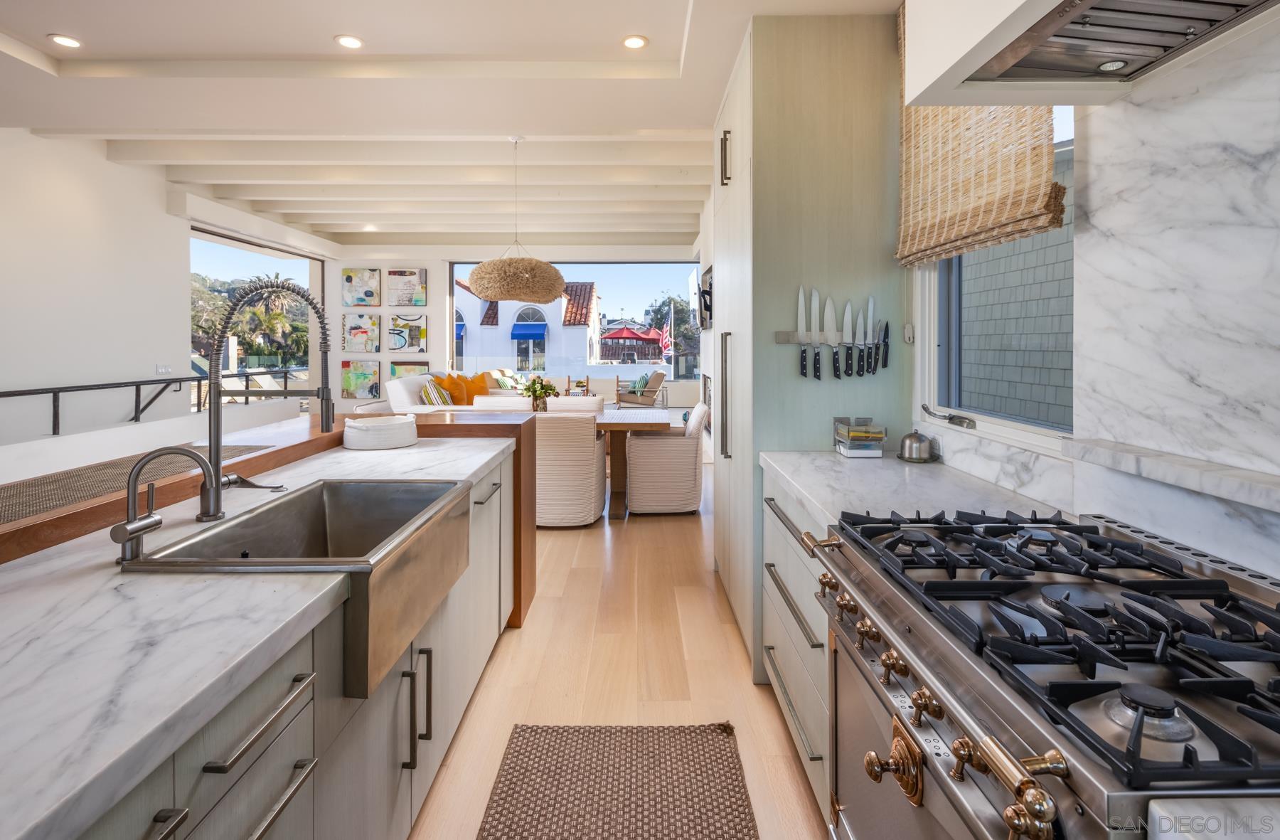 Detail Gallery Image 16 of 34 For 136  23rd St, Del Mar,  CA 92014 - 3 Beds | 4 Baths