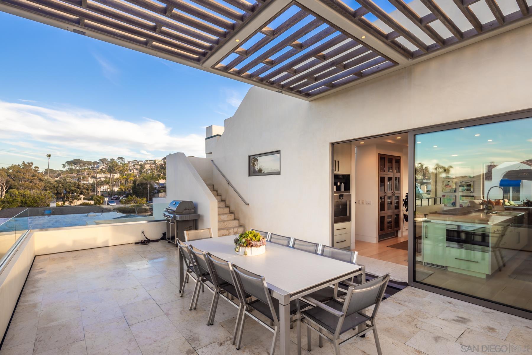 Detail Gallery Image 19 of 34 For 136  23rd St, Del Mar,  CA 92014 - 3 Beds | 4 Baths