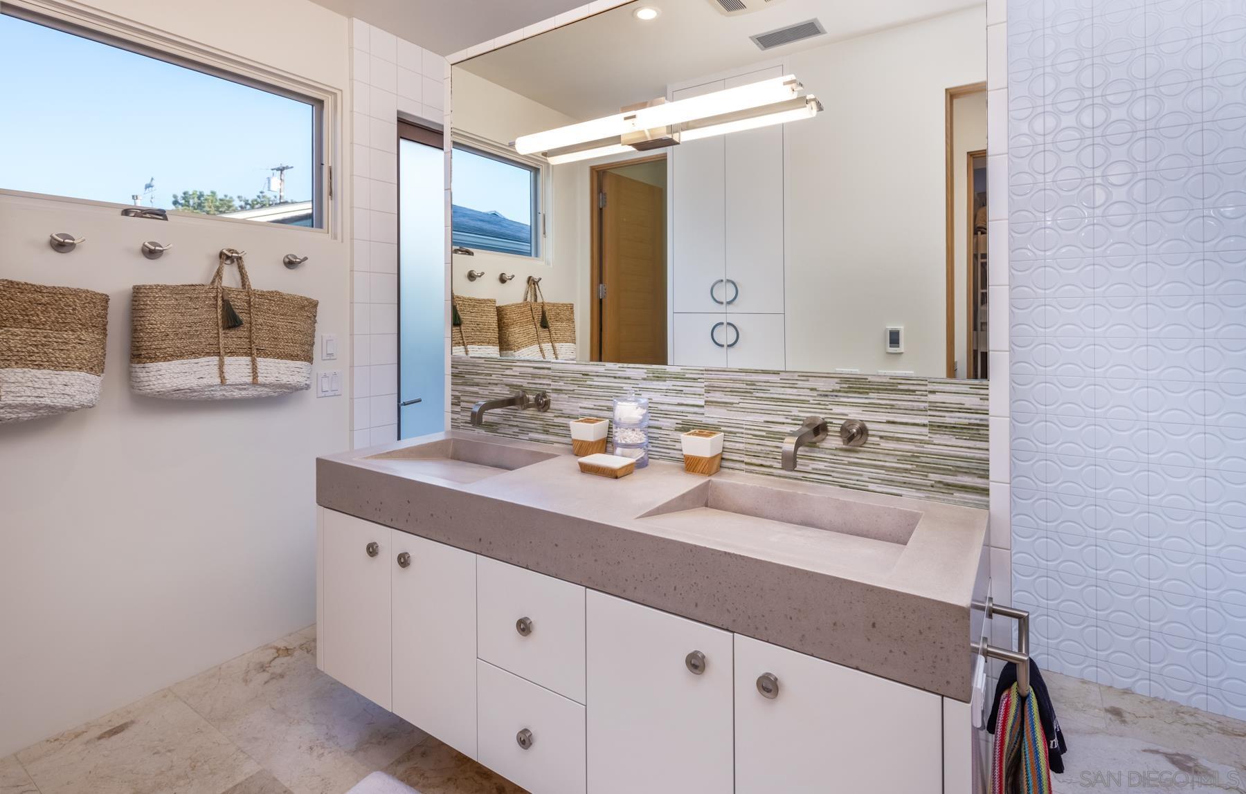 Detail Gallery Image 24 of 34 For 136  23rd St, Del Mar,  CA 92014 - 3 Beds | 4 Baths