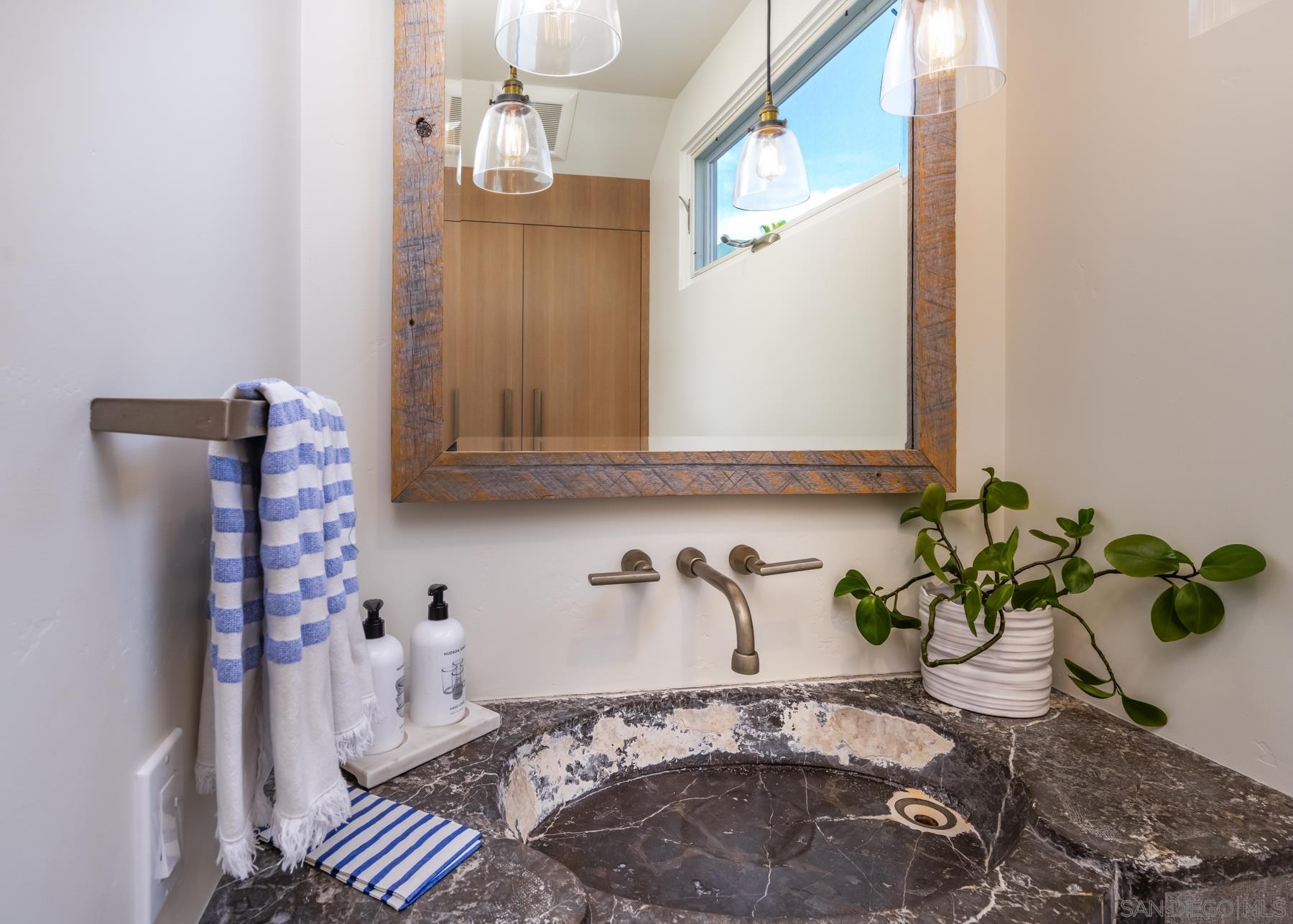 Detail Gallery Image 26 of 34 For 136  23rd St, Del Mar,  CA 92014 - 3 Beds | 4 Baths