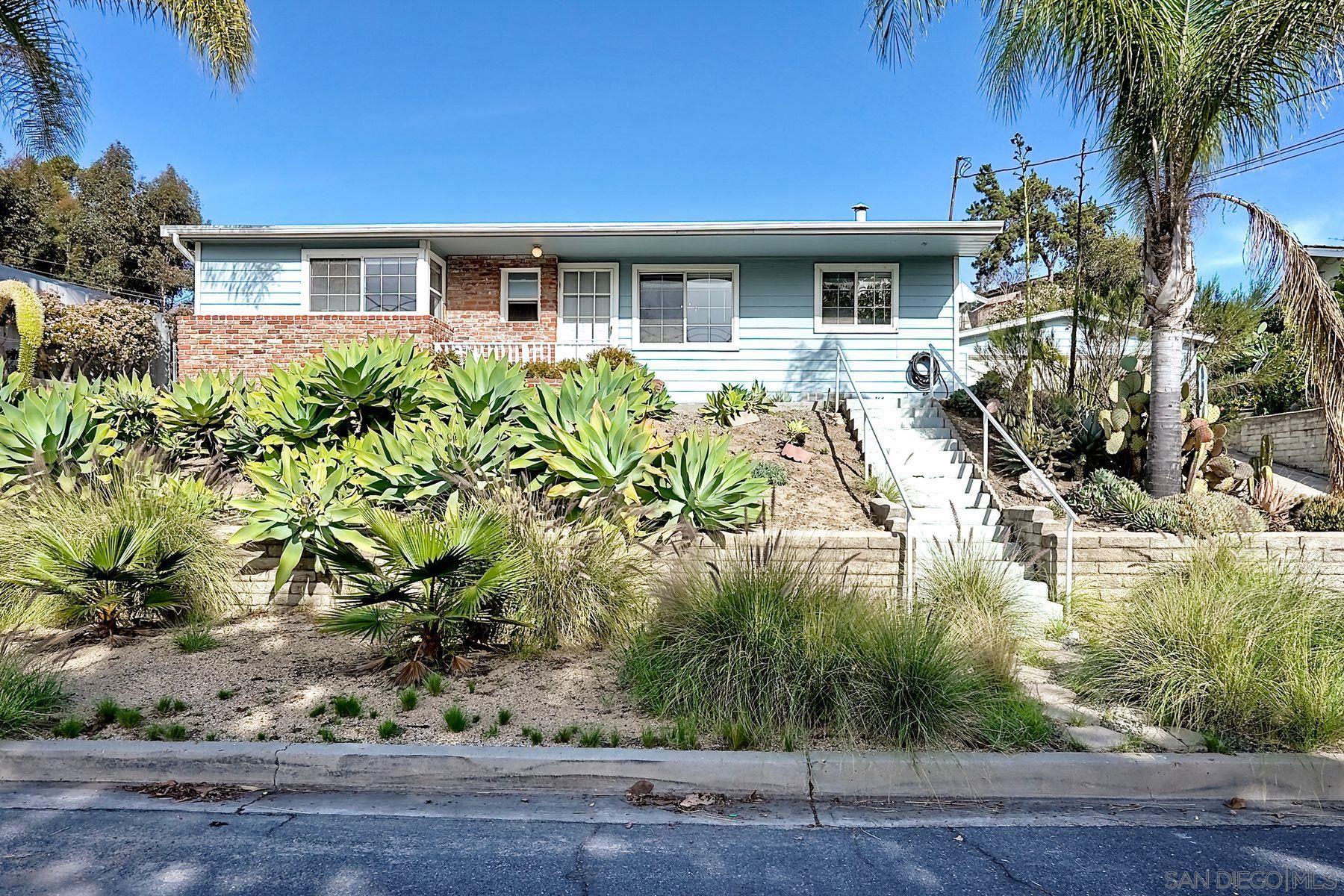 Detail Gallery Image 2 of 35 For 2698  Carlow Street, El Cajon,  CA 92020 - 3 Beds | 2 Baths