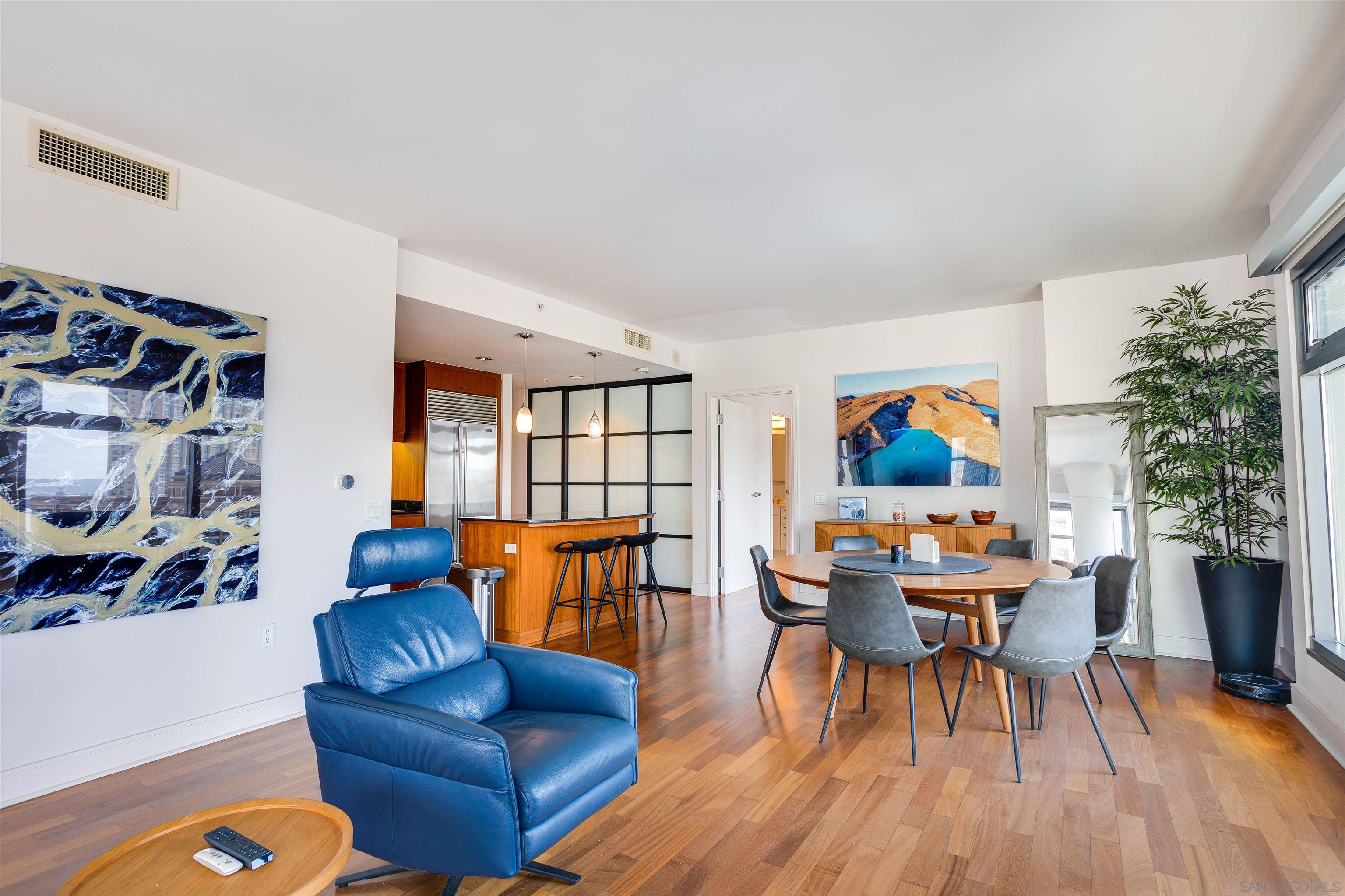 Detail Gallery Image 11 of 33 For 645  Front St  1411, San Diego,  CA 92101 - 2 Beds | 2/1 Baths