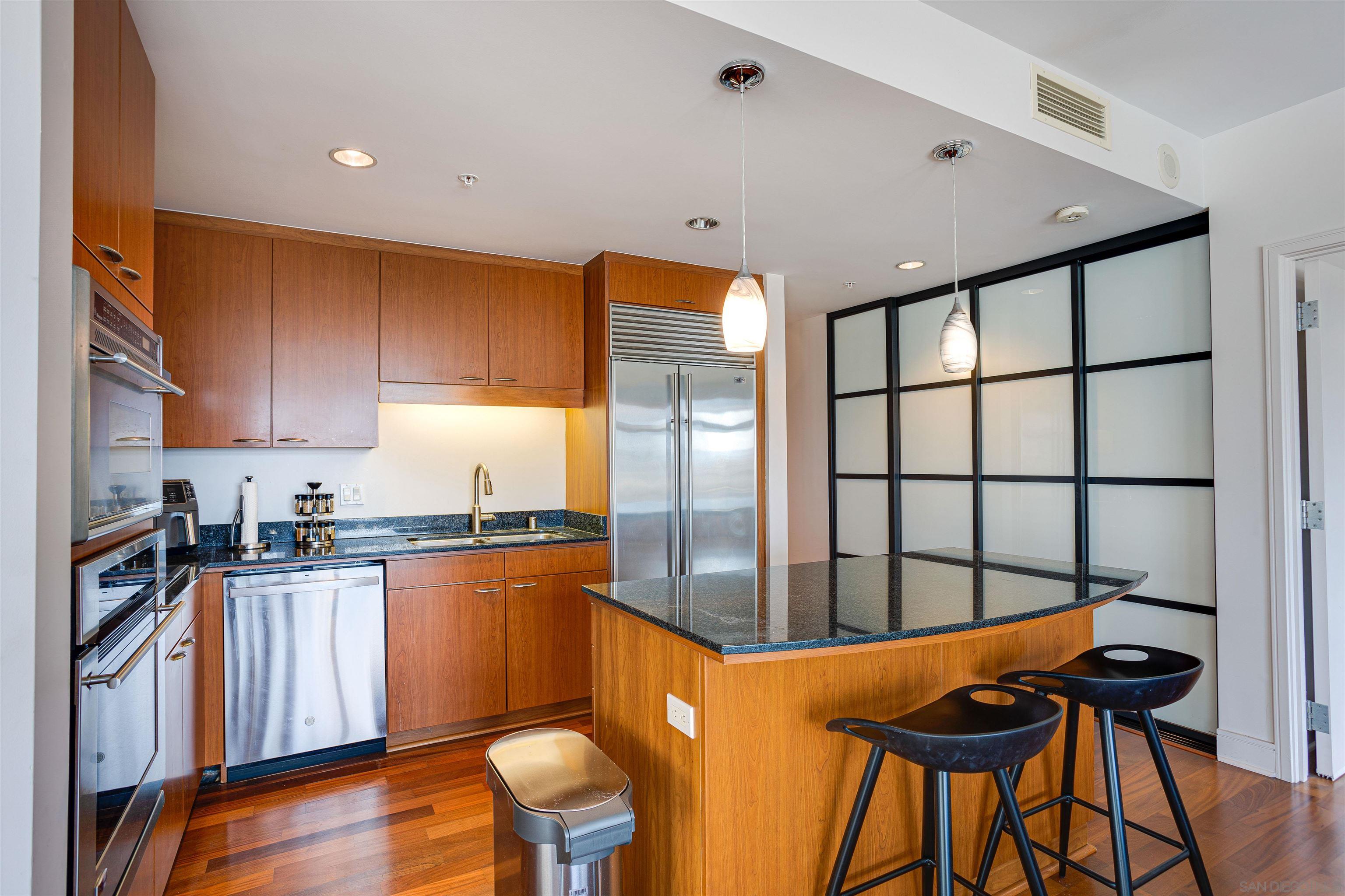 Detail Gallery Image 13 of 33 For 645  Front St  1411, San Diego,  CA 92101 - 2 Beds | 2/1 Baths