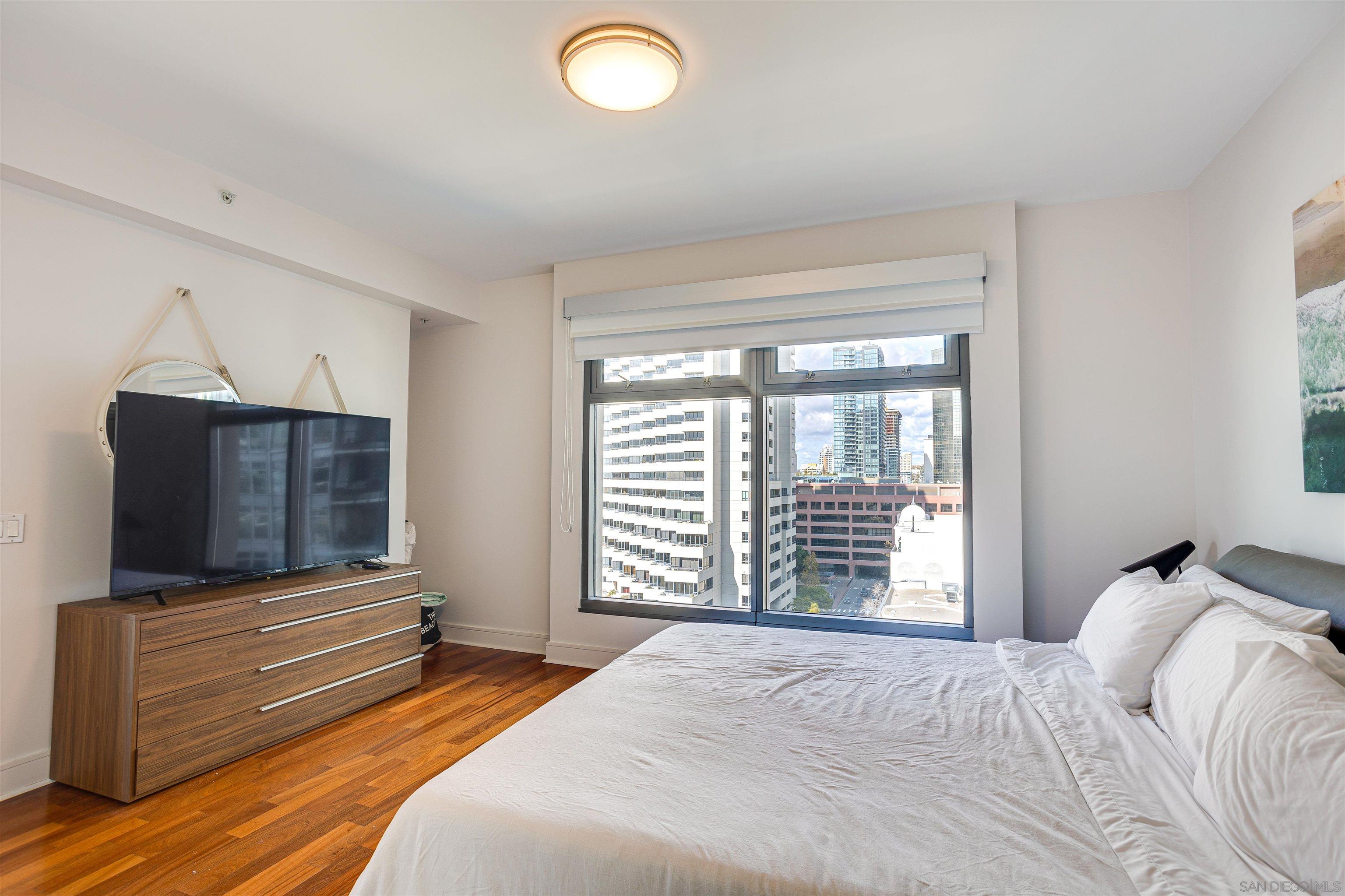 Detail Gallery Image 6 of 33 For 645  Front St  1411, San Diego,  CA 92101 - 2 Beds | 2/1 Baths