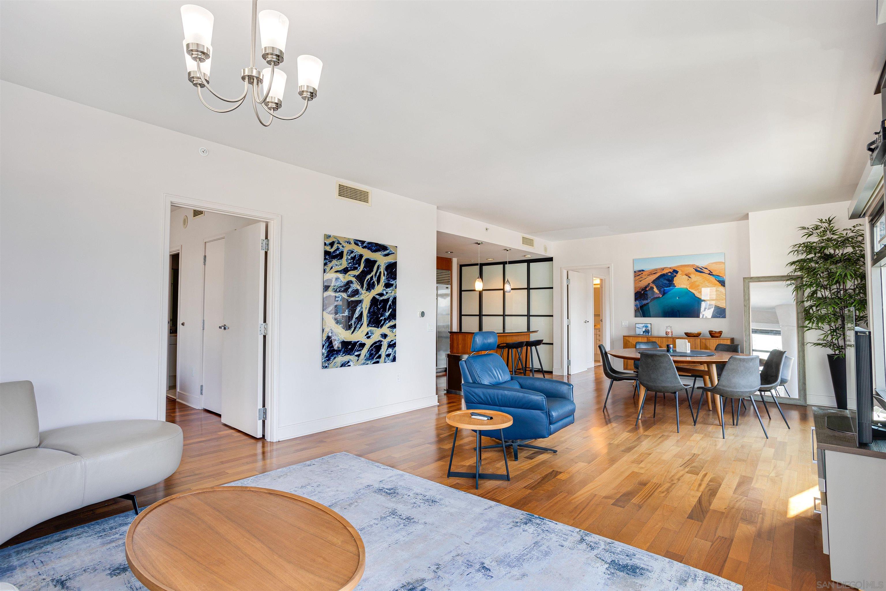 Detail Gallery Image 10 of 33 For 645  Front St  1411, San Diego,  CA 92101 - 2 Beds | 2/1 Baths