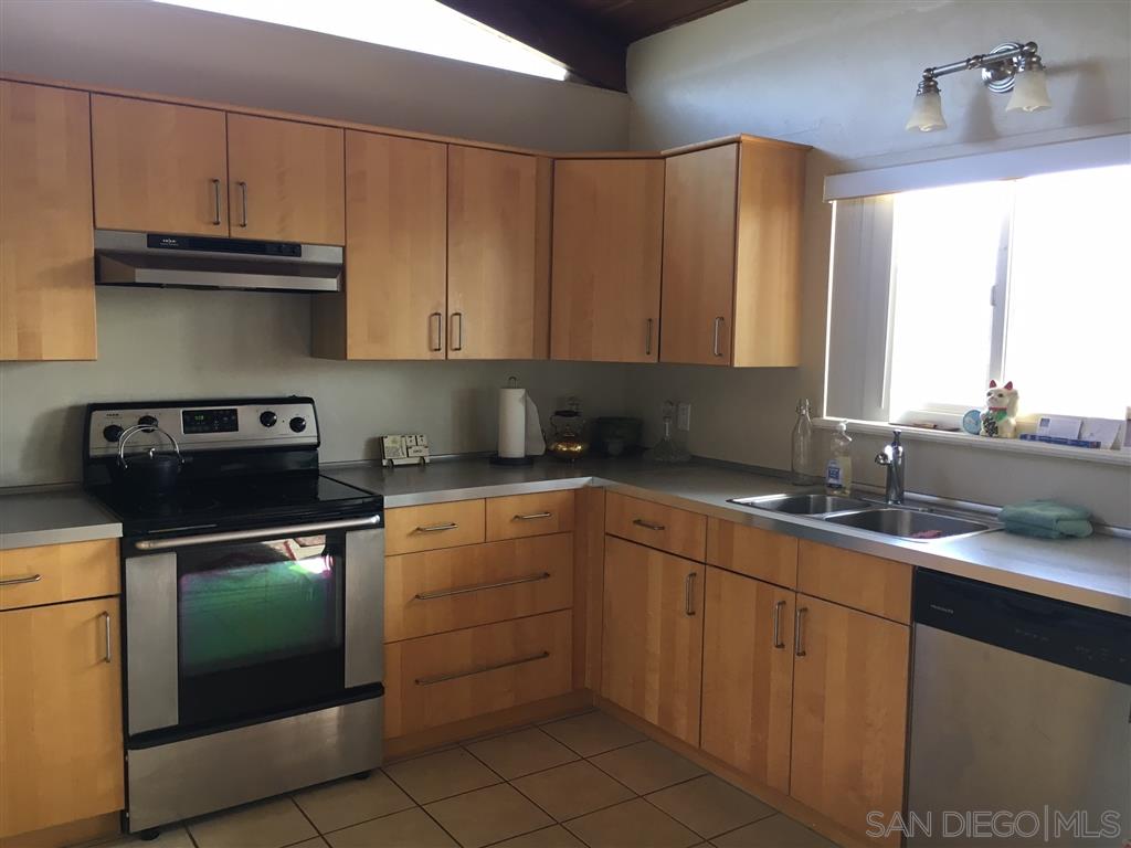 Front Image Thumbnail for SD260003709