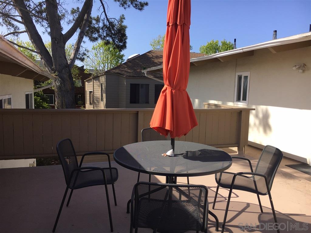 Detail Gallery Image 3 of 16 For 240 S Helix Avenue, Solana Beach,  CA 92075 - 2 Beds | 2 Baths